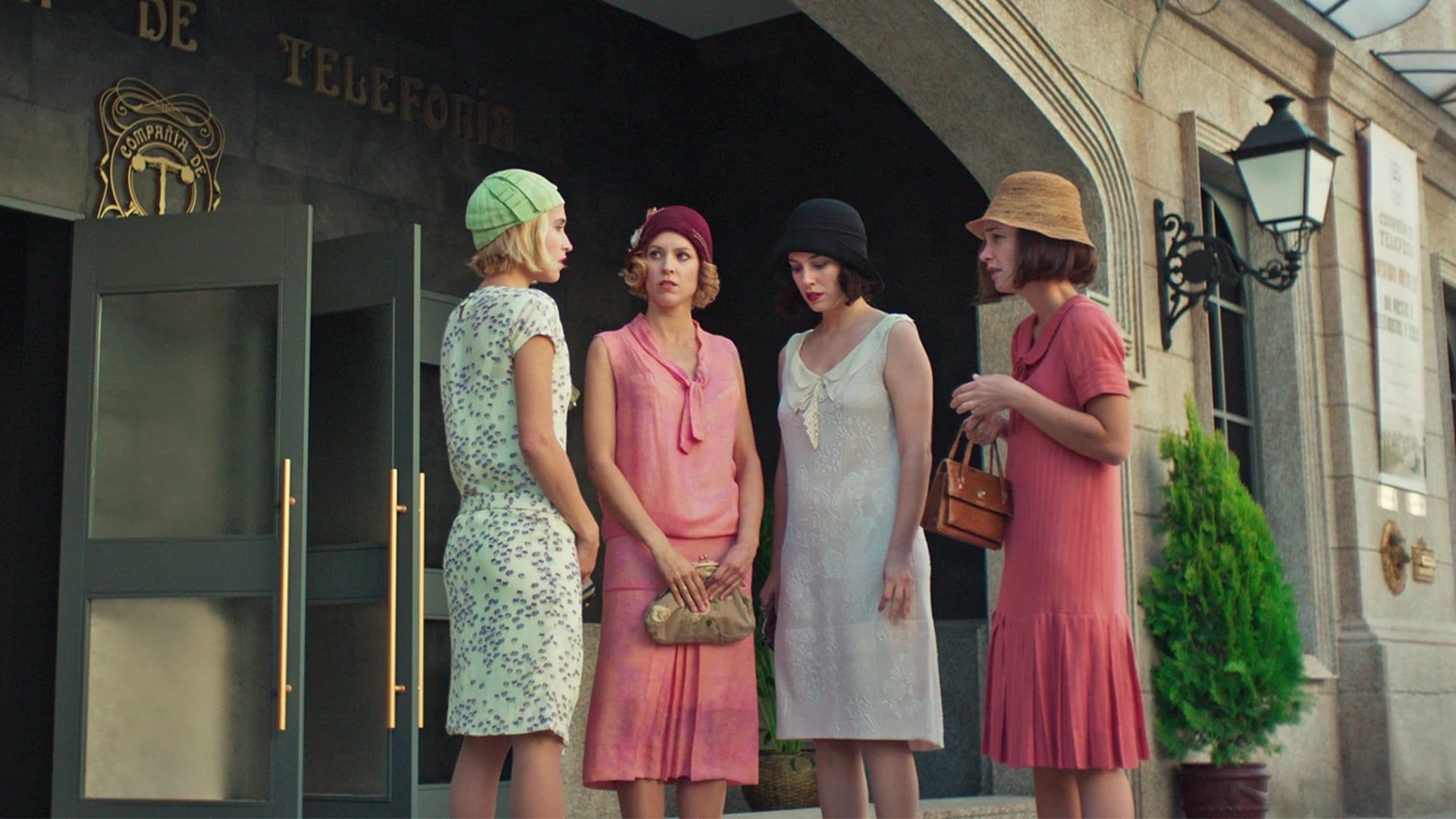 Cable Girls background