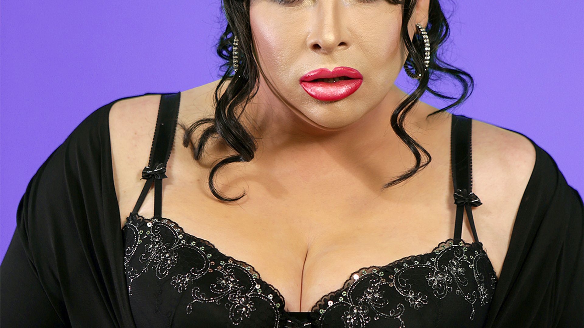 Drag Heals background