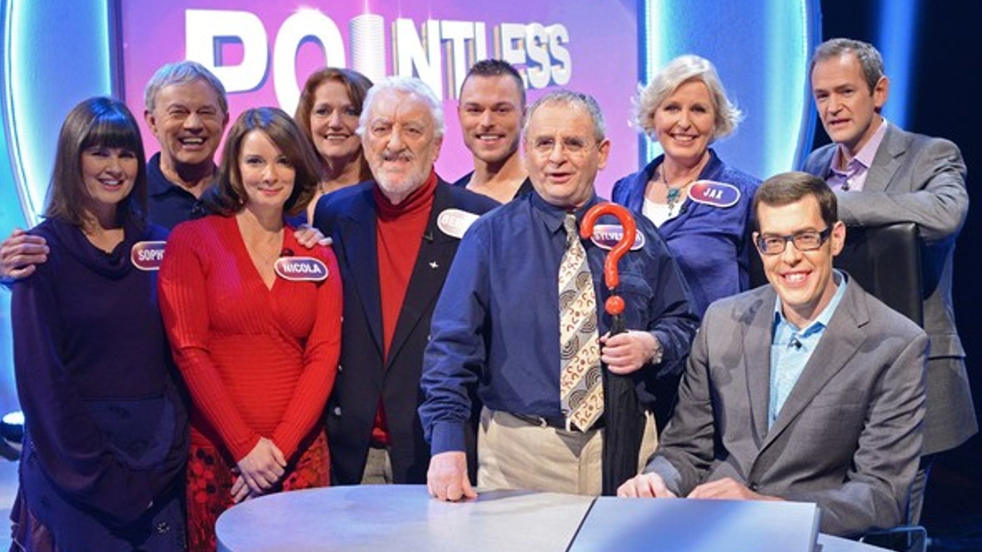 Pointless Celebrities background