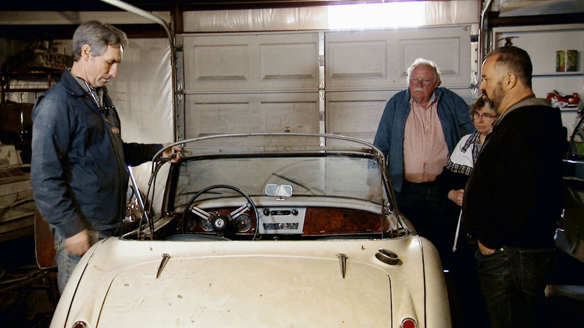 American Pickers: Best Of background
