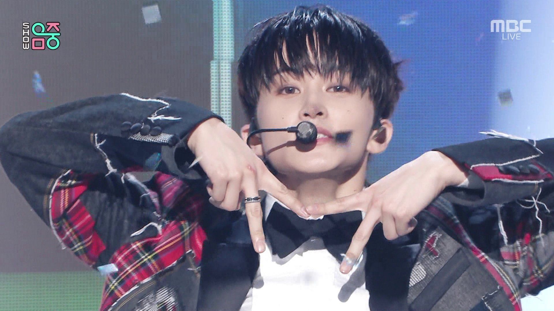 Show! Music Core background