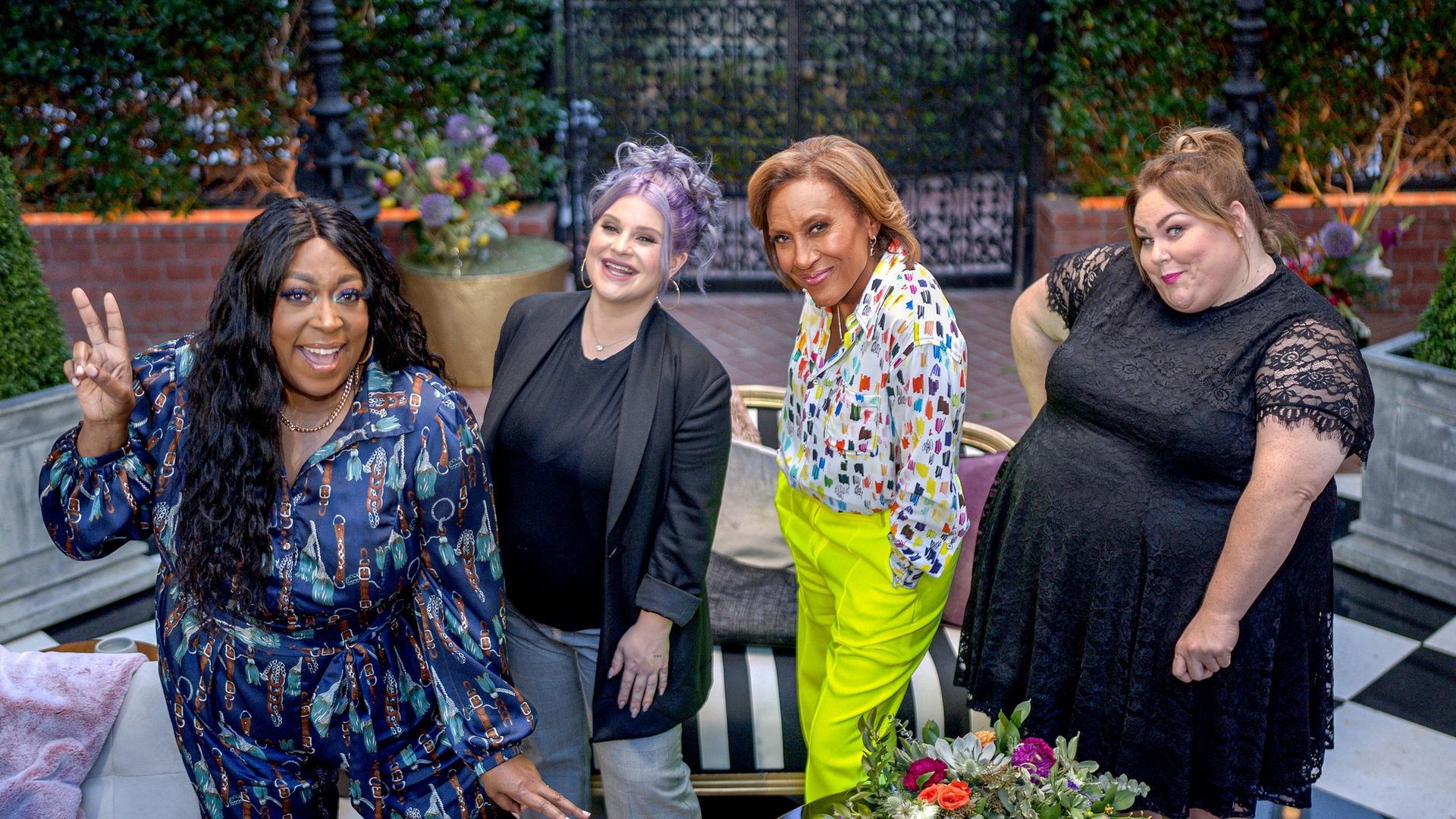 Turning the Tables with Robin Roberts background