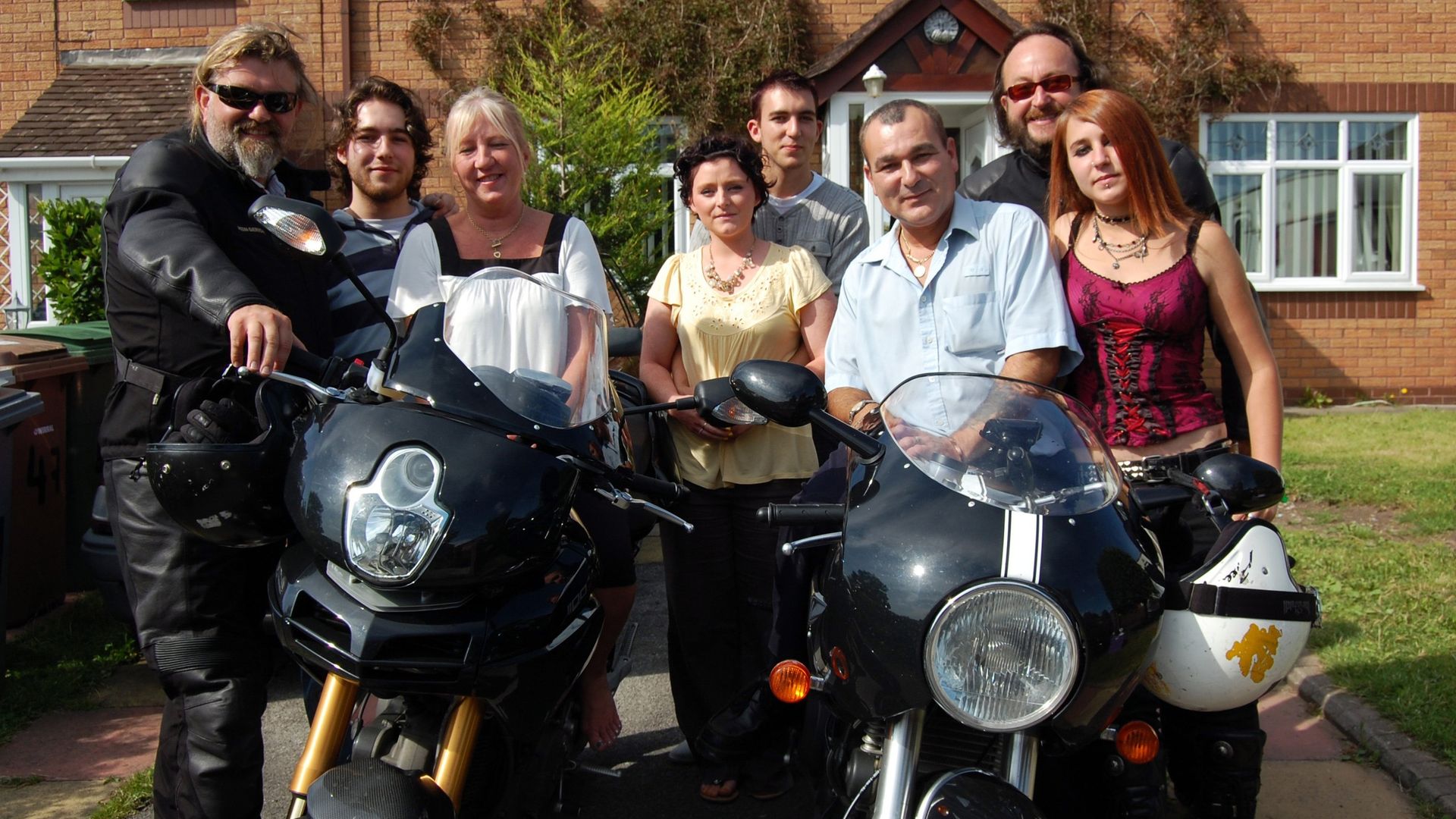 The Hairy Bikers: Mums Know Best background