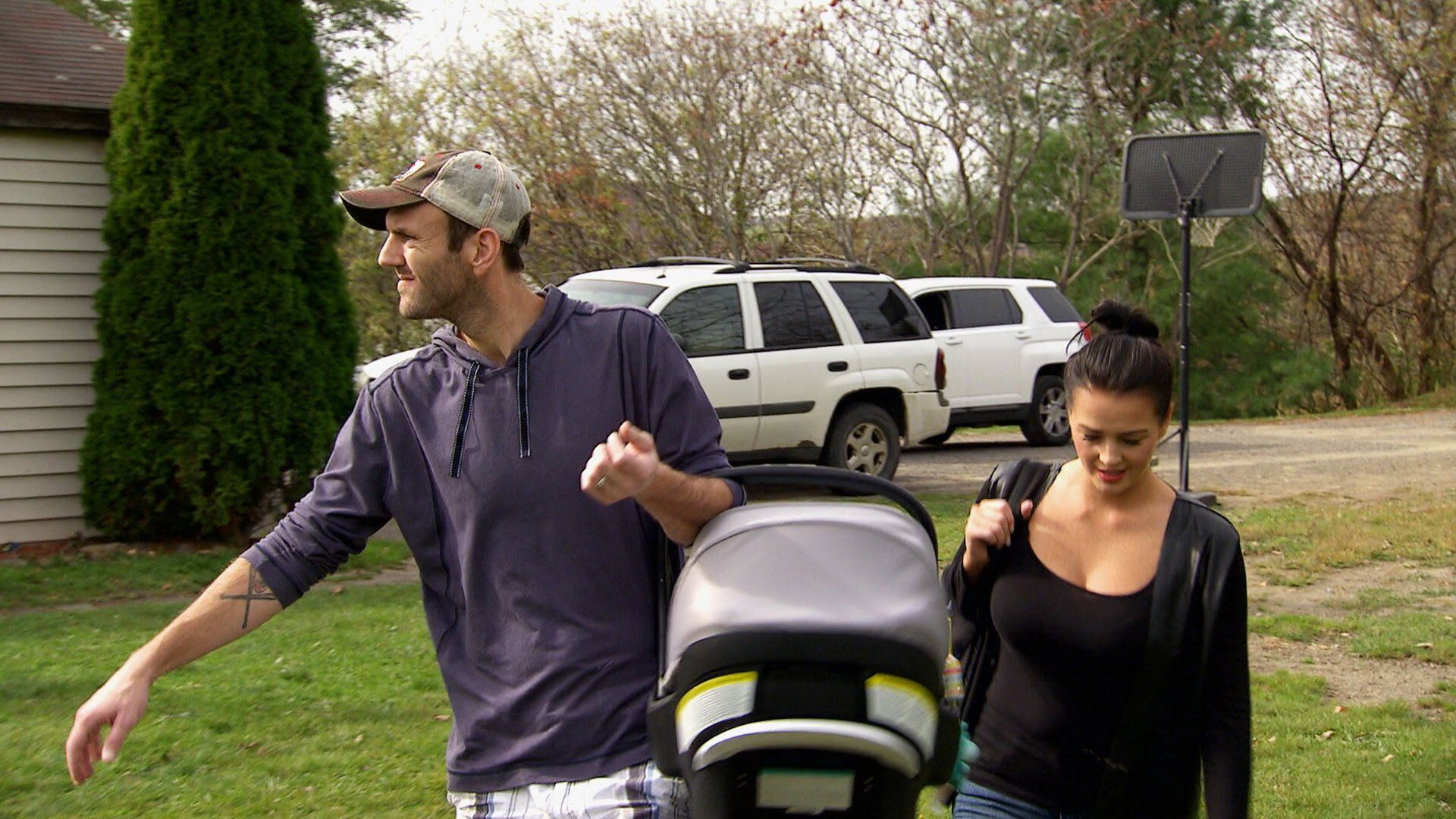 Married at First Sight: Jamie & Doug Plus One background