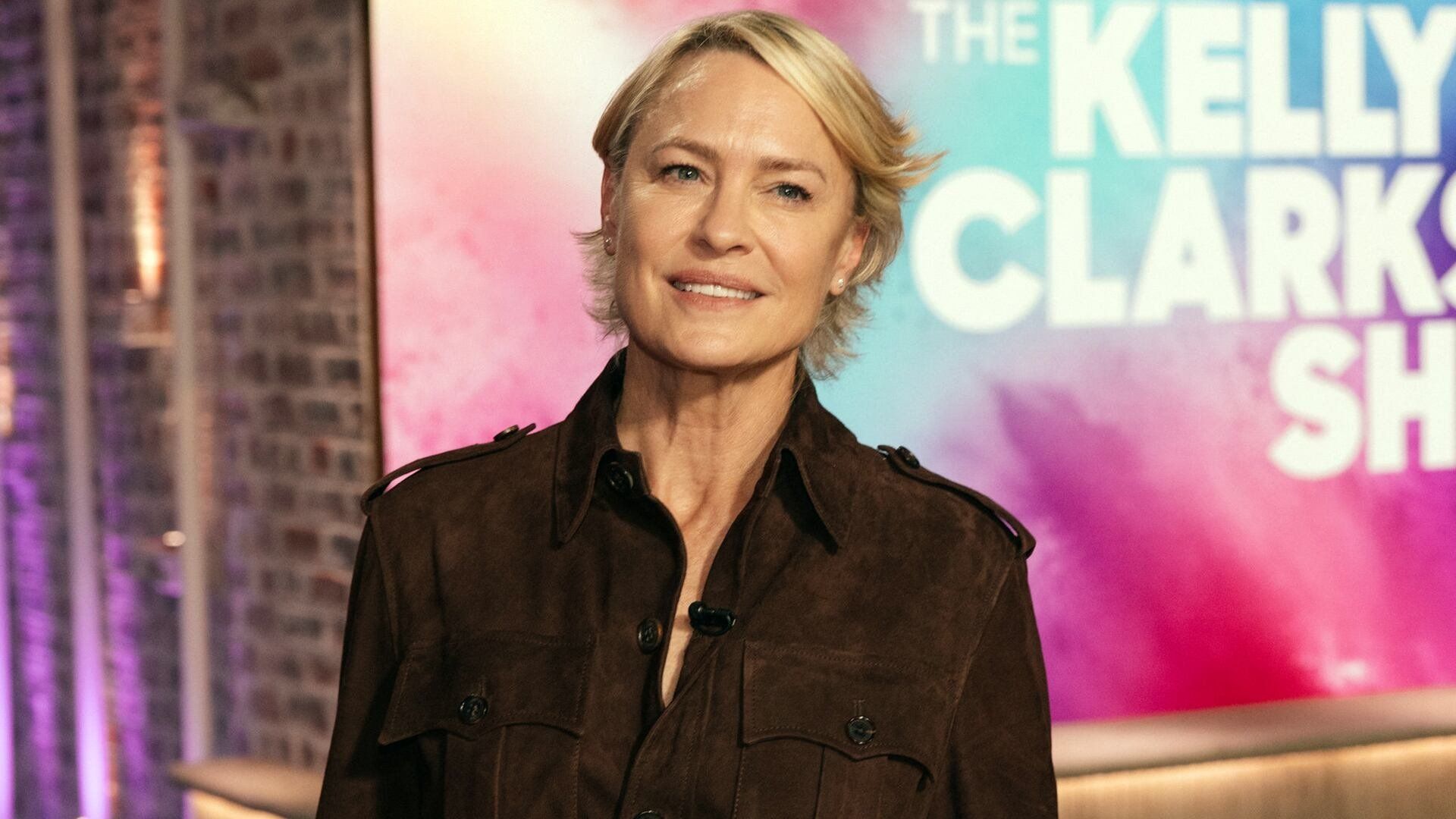The Kelly Clarkson Show background