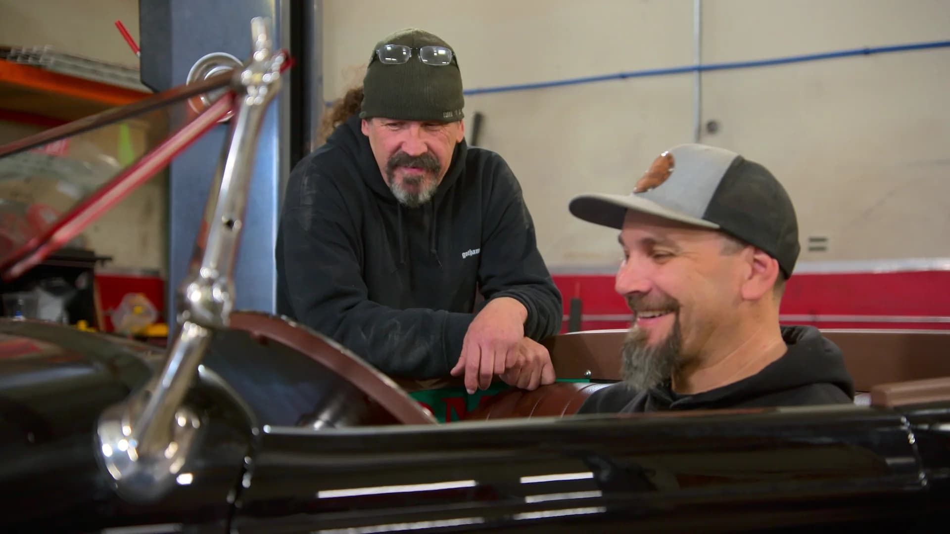 Car Masters: Rust to Riches background