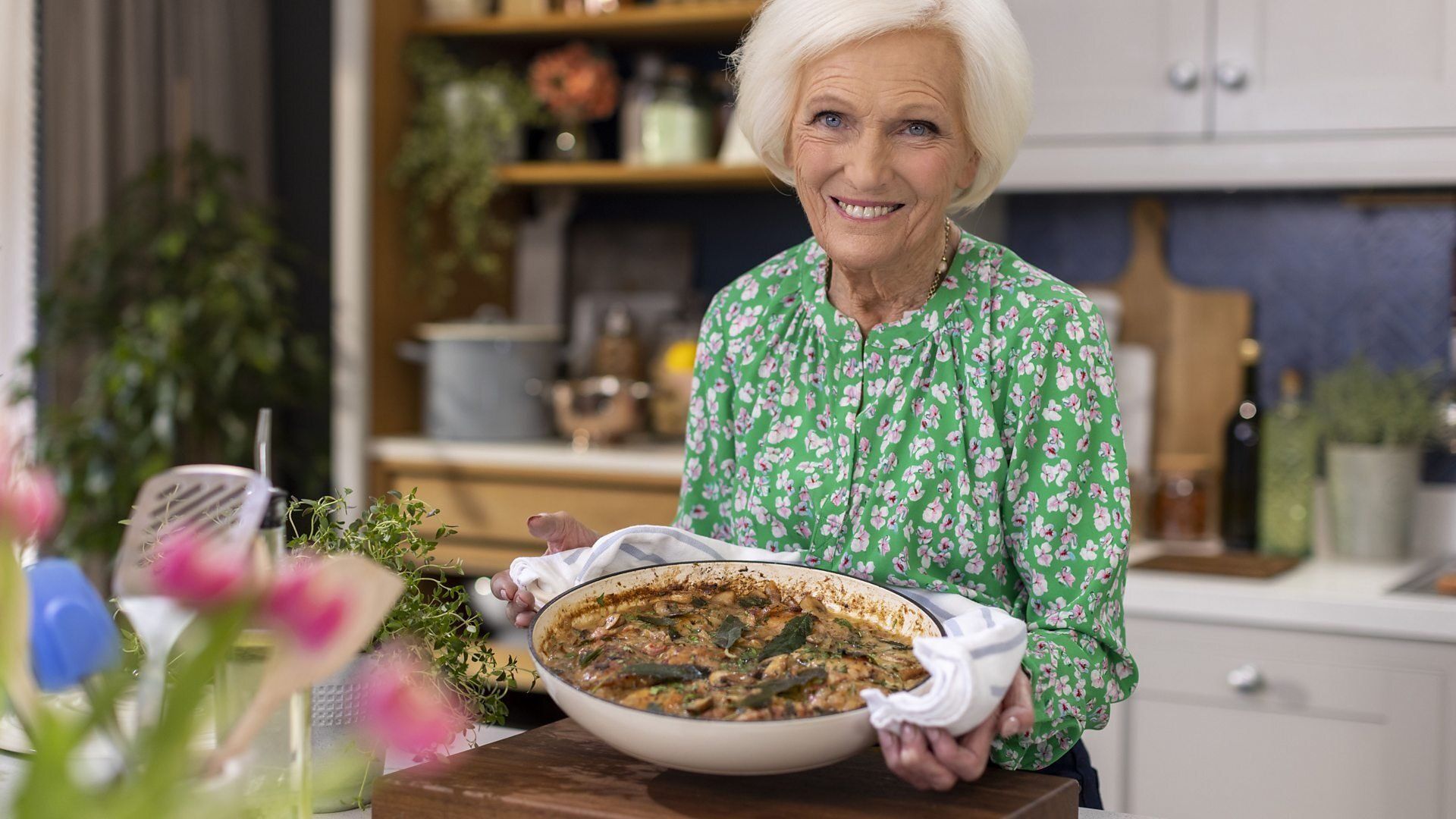 Mary Berry: Love to Cook background