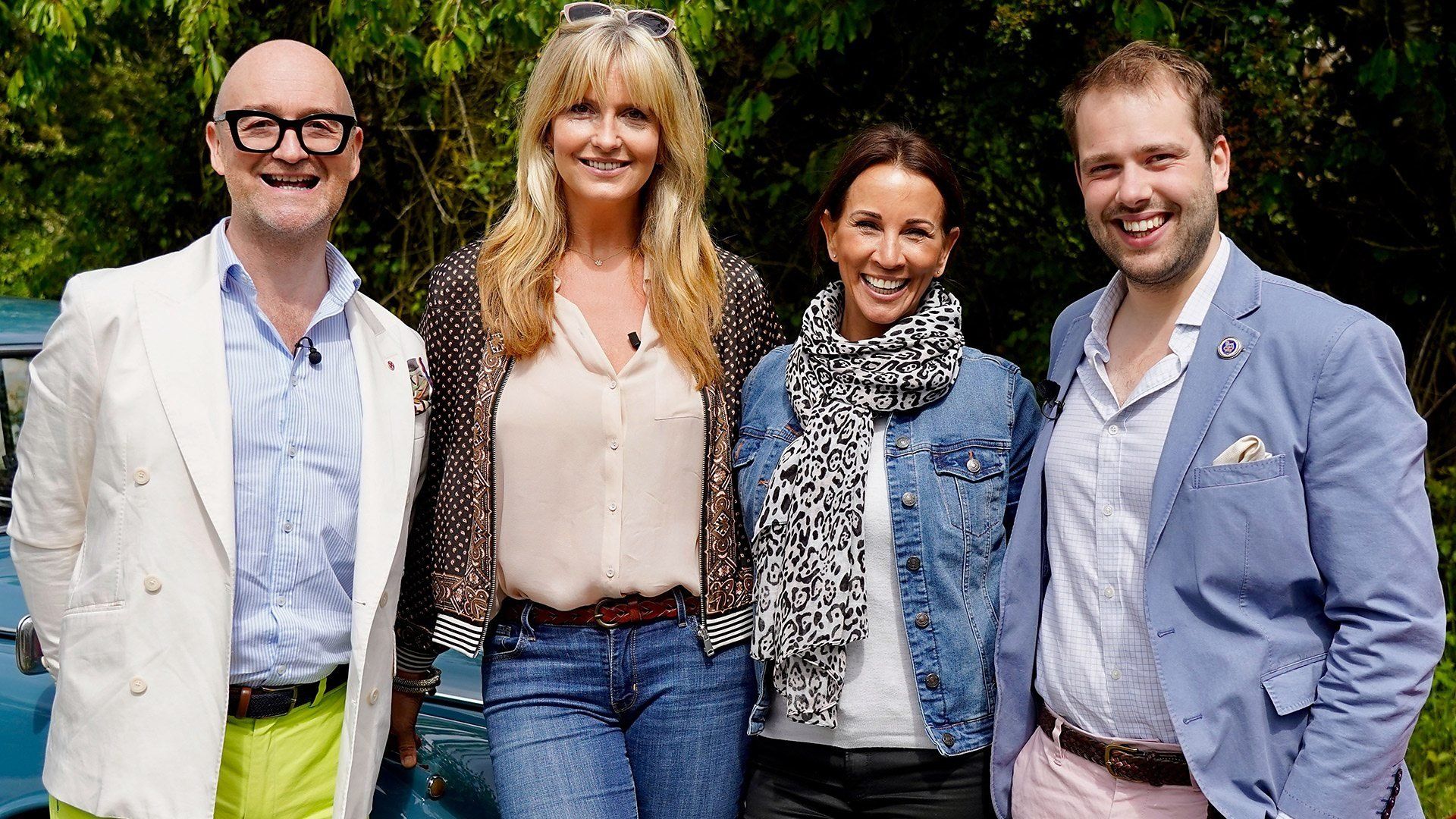 Celebrity Antiques Road Trip background