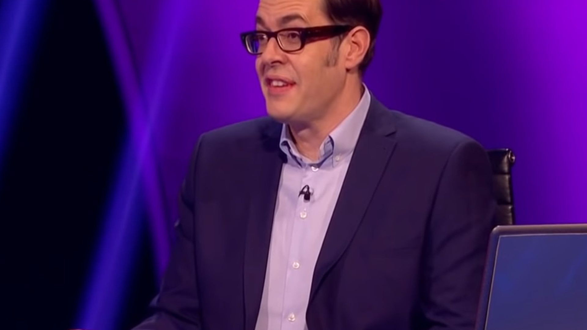 Pointless Celebrities background