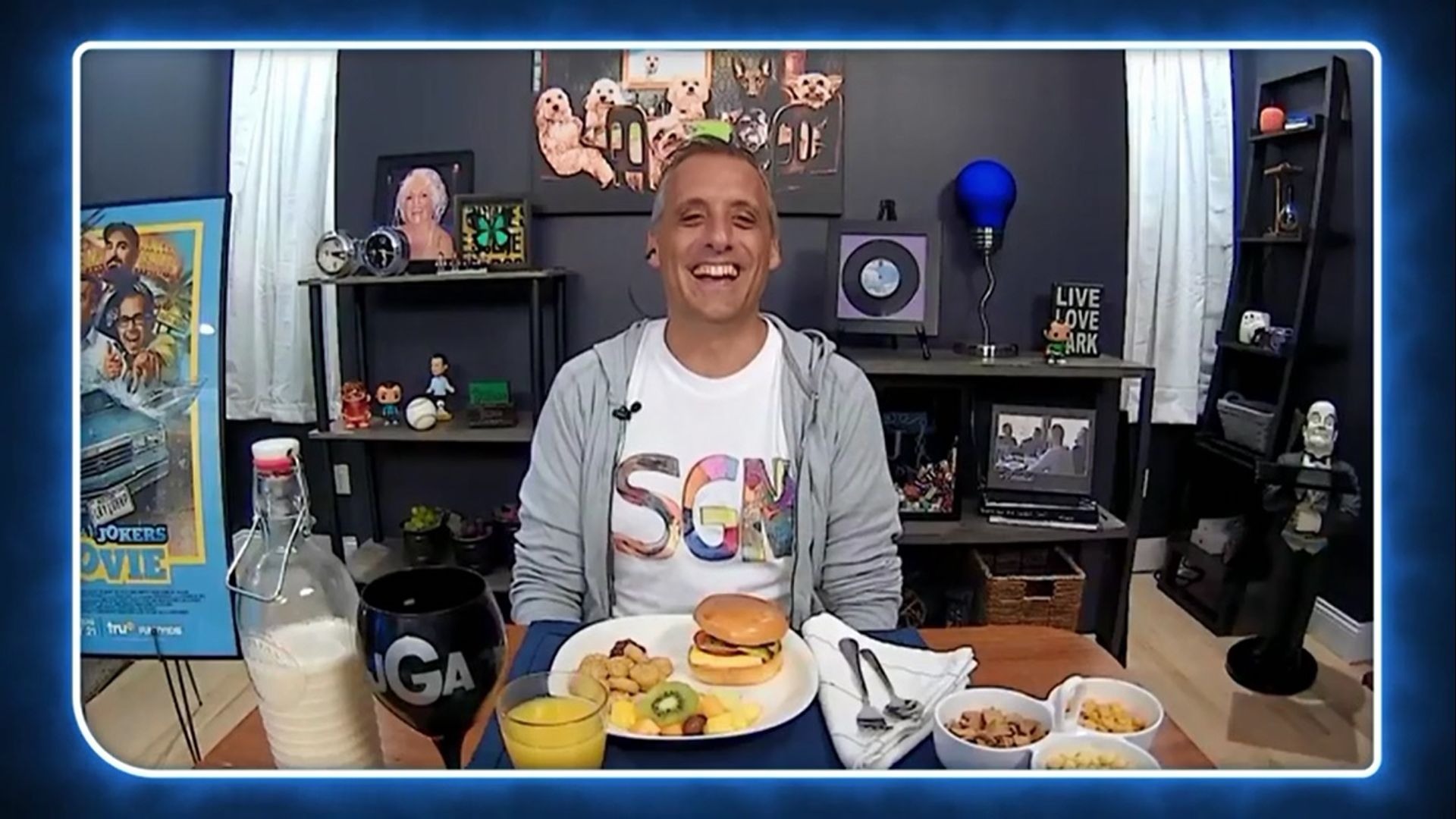 Impractical Jokers: Dinner Party background
