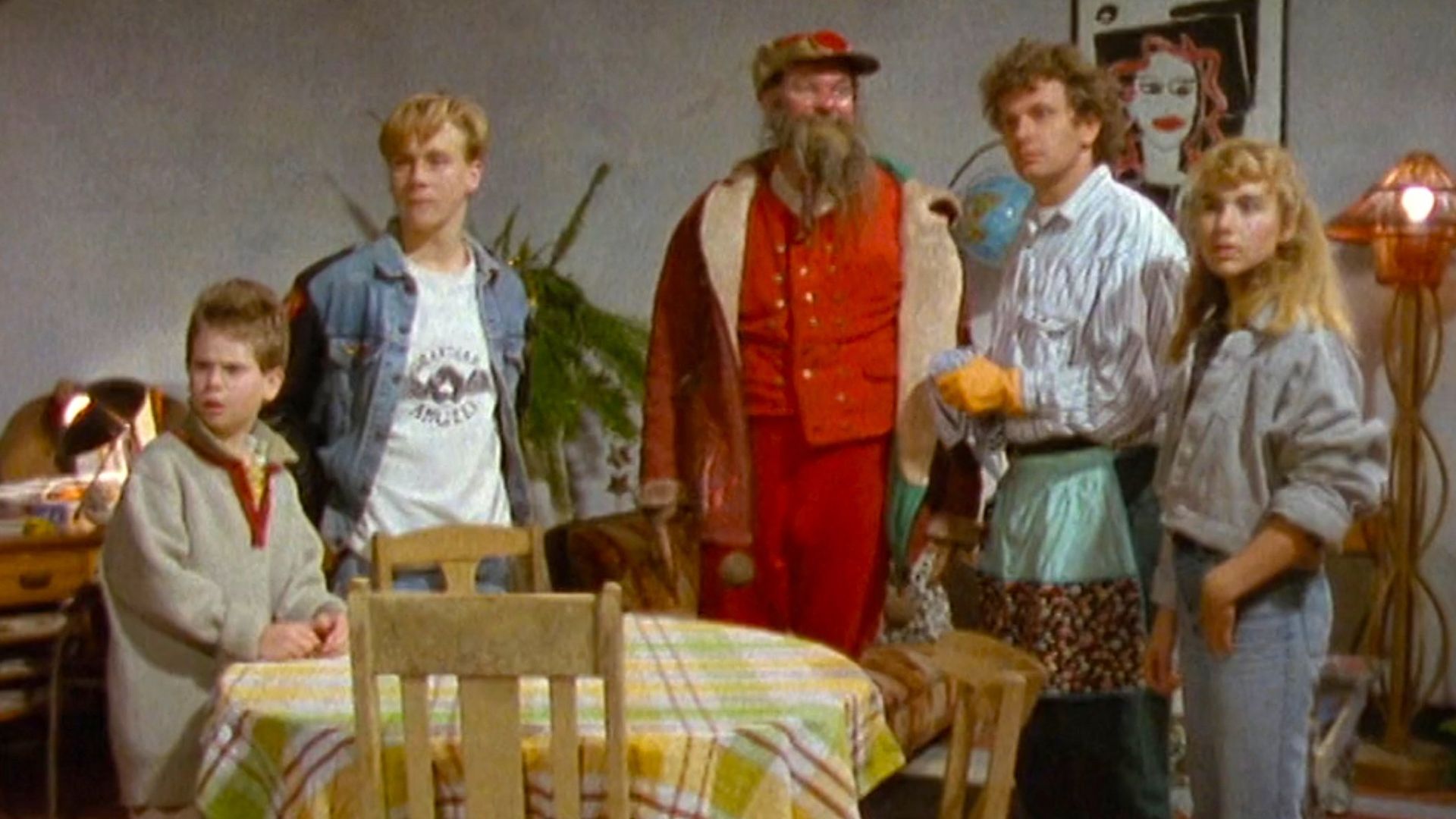 Round the Twist background
