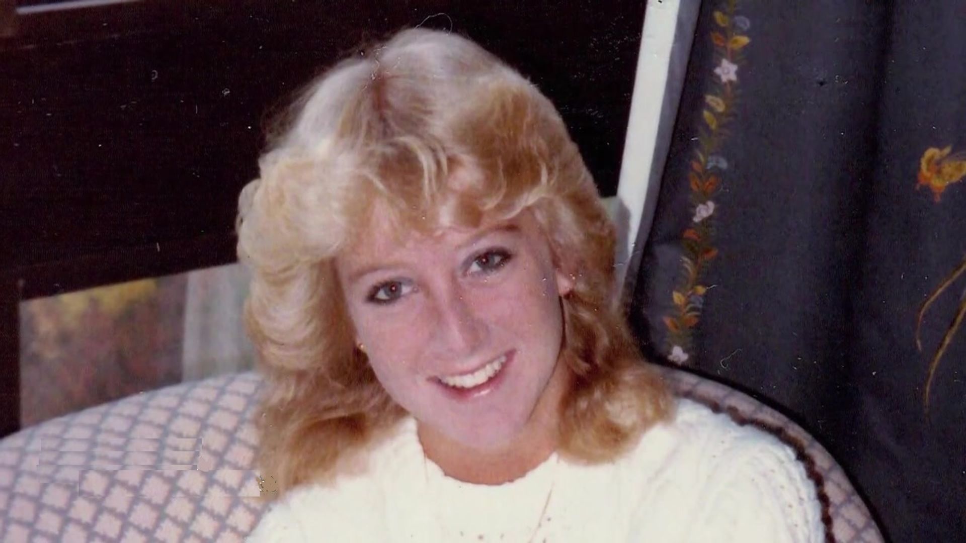 Motives & Murders: Cracking the Case background