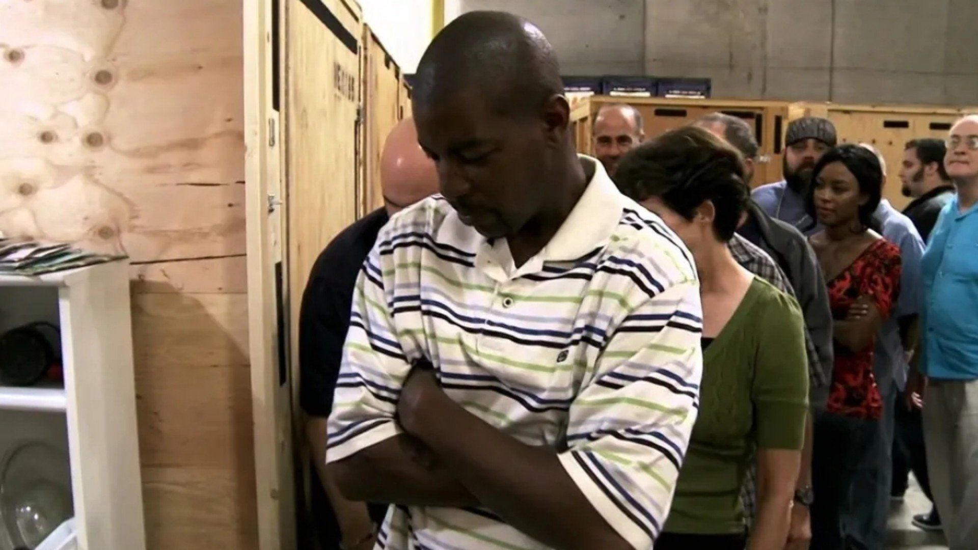 Storage Hunters background