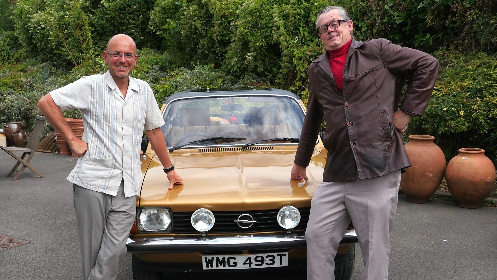 Celebrity Antiques Road Trip background