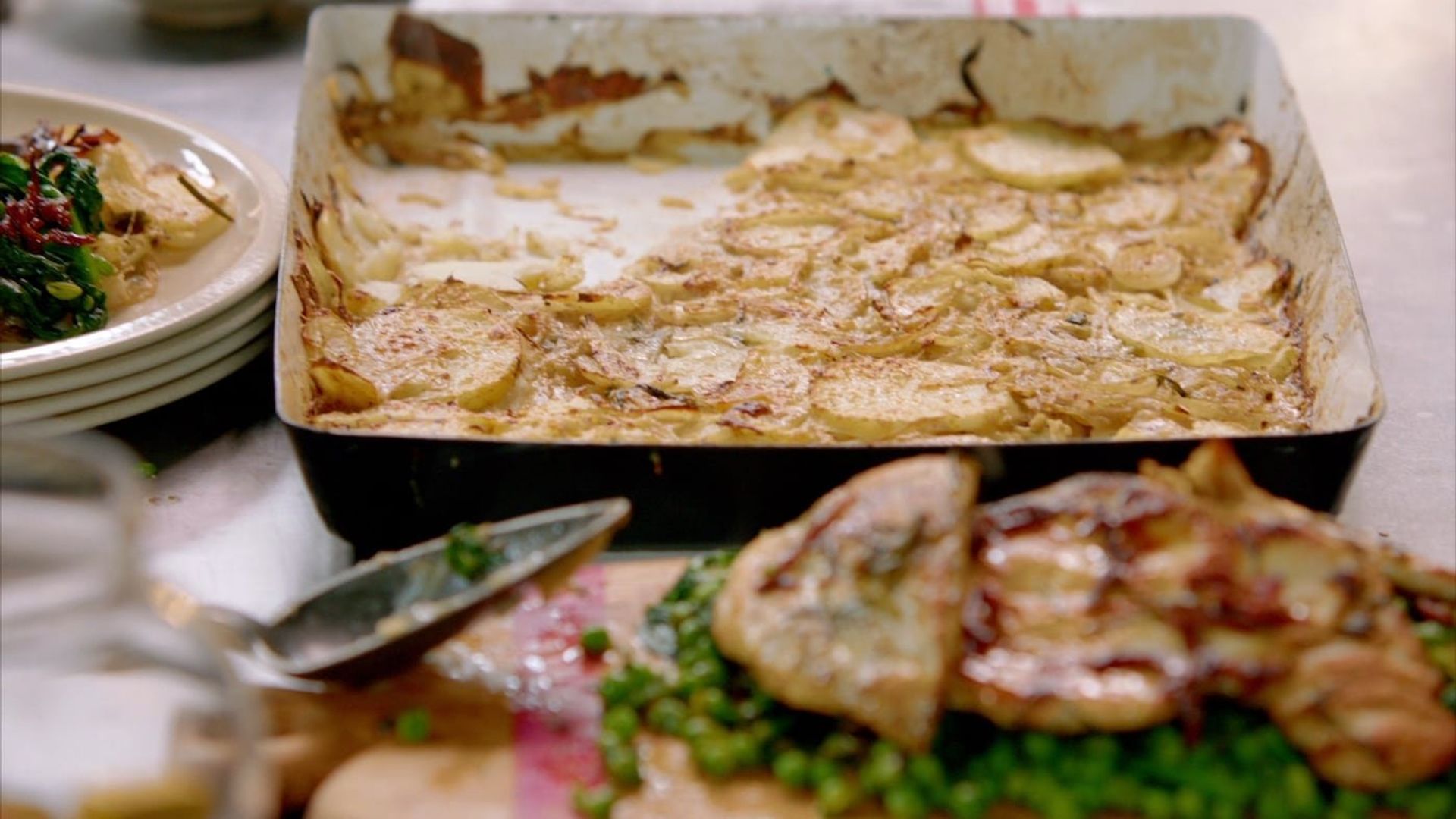 Jamie's 15-Minute Meals background