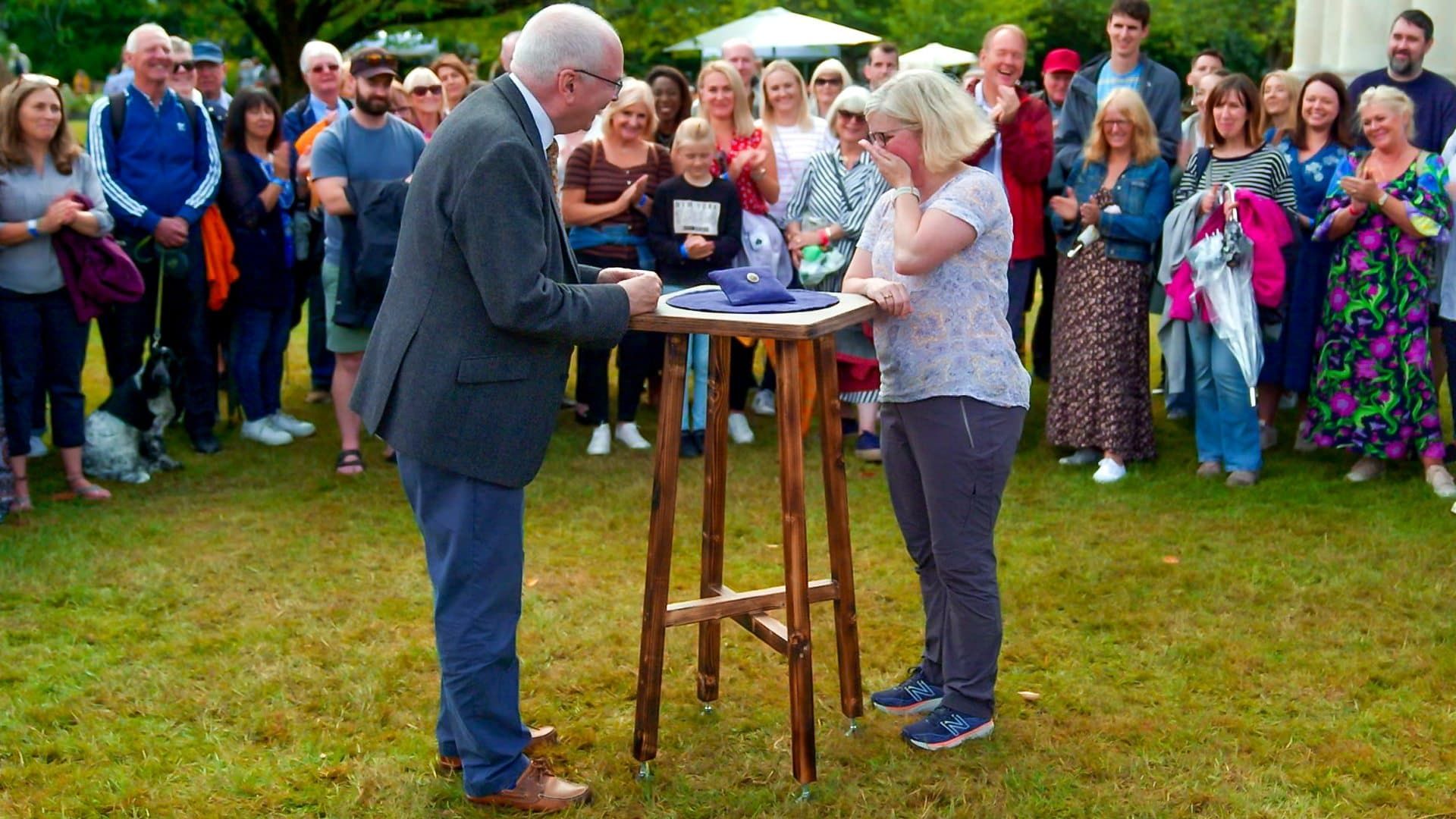 Antiques Roadshow background