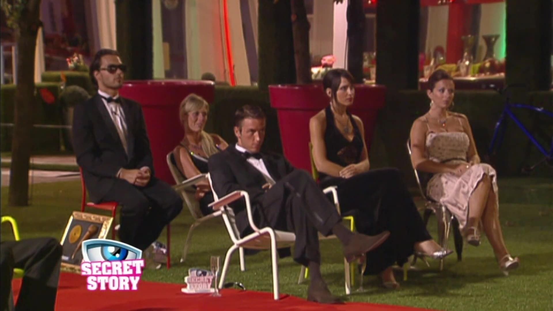 Secret Story background
