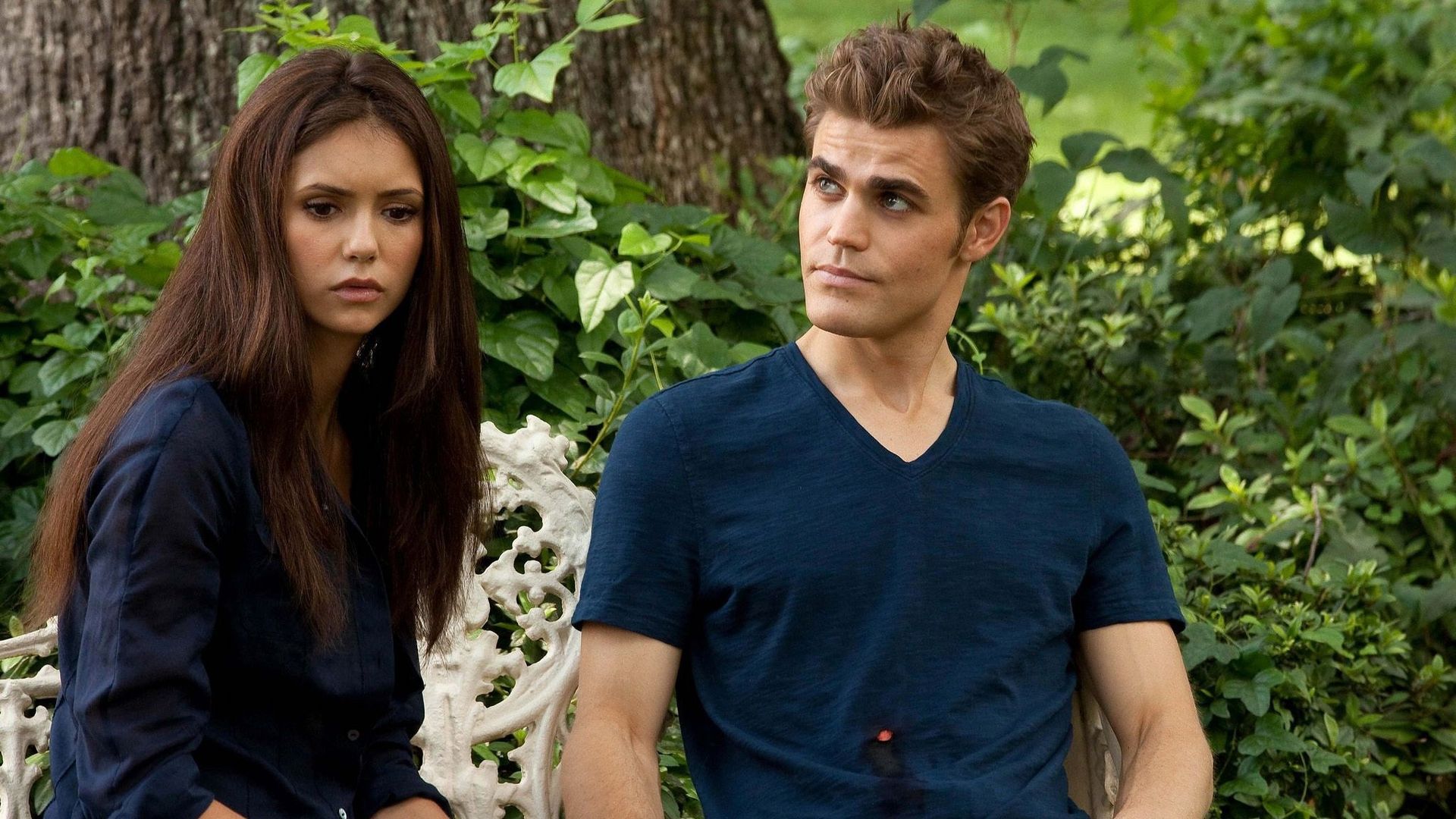The Vampire Diaries background