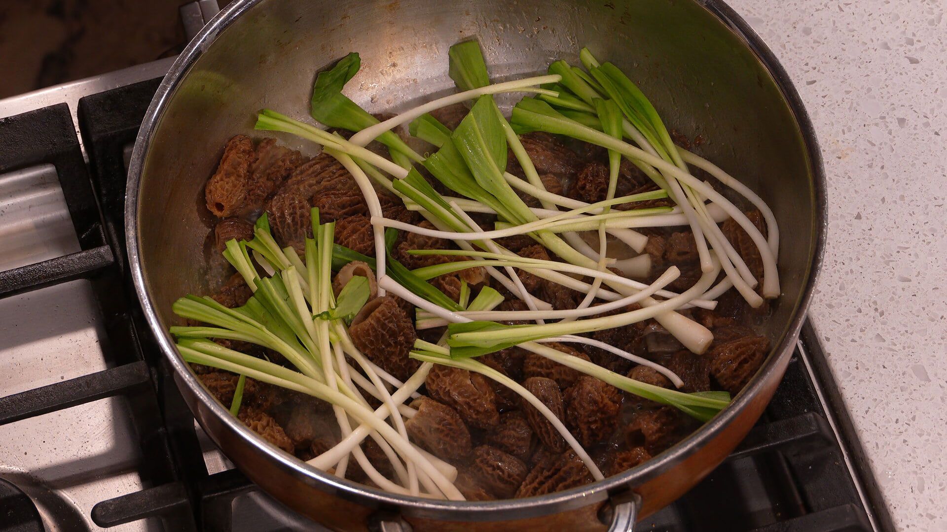 Dinner Time Live with David Chang background