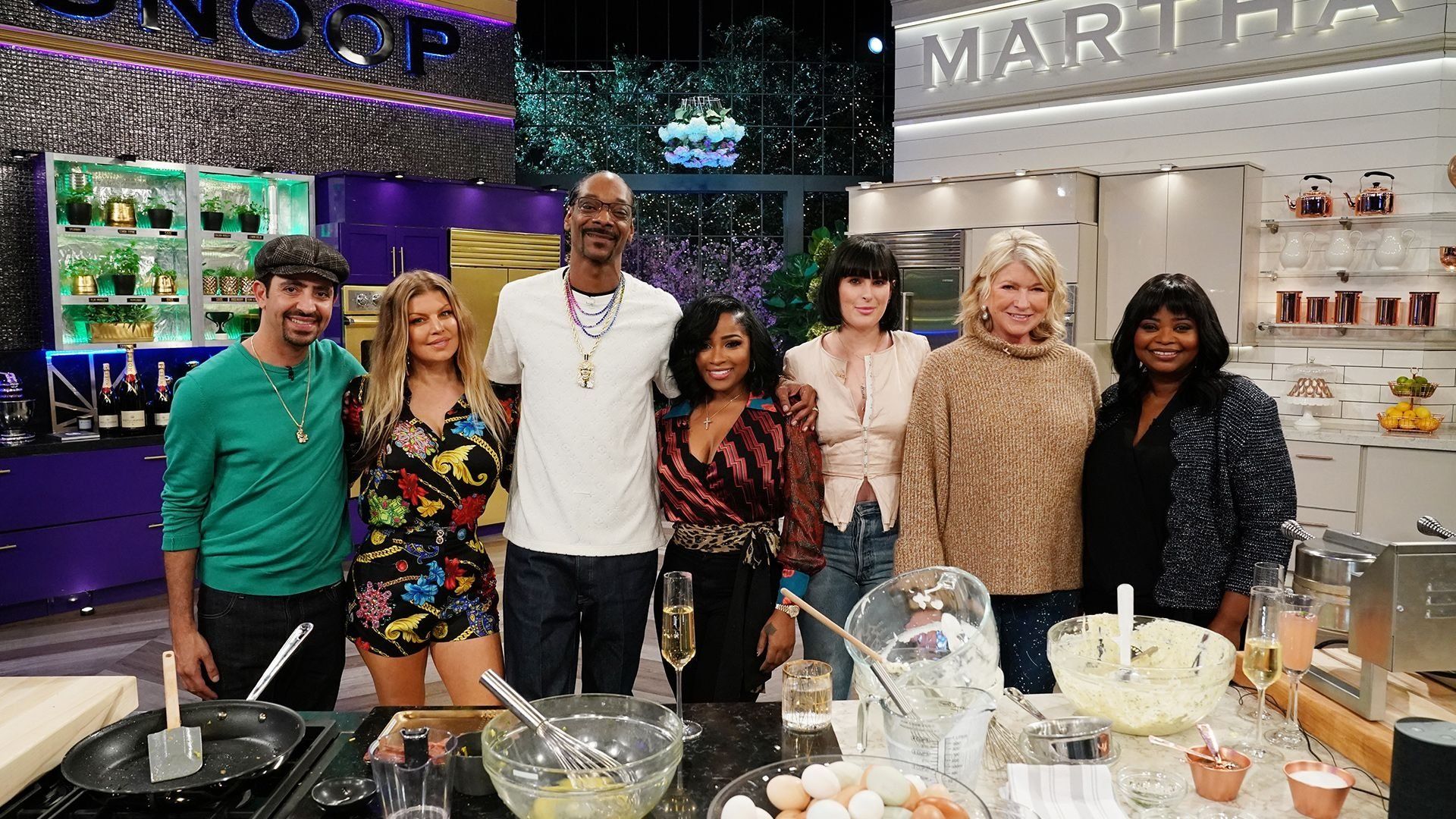 Martha & Snoop's Potluck Party Challenge background