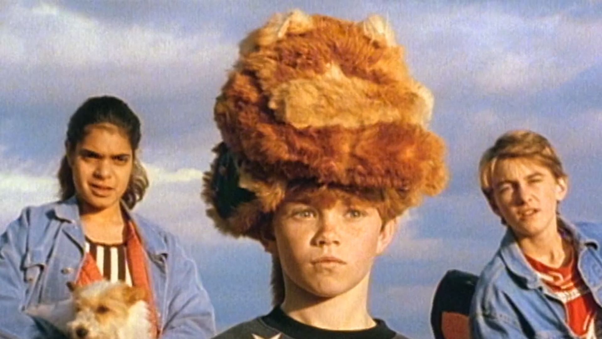 Round the Twist background