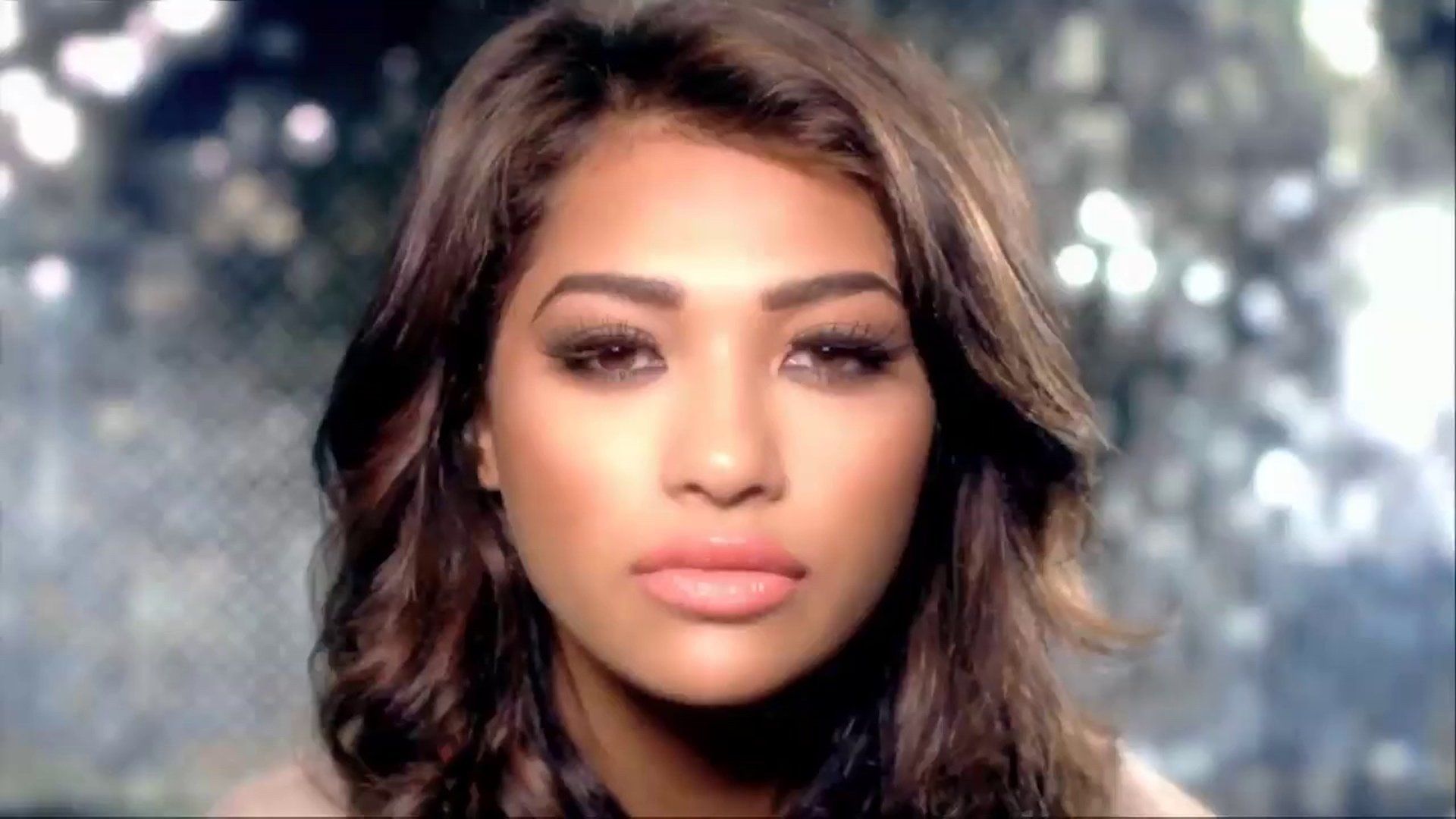 The Saturdays: What Goes on Tour... background