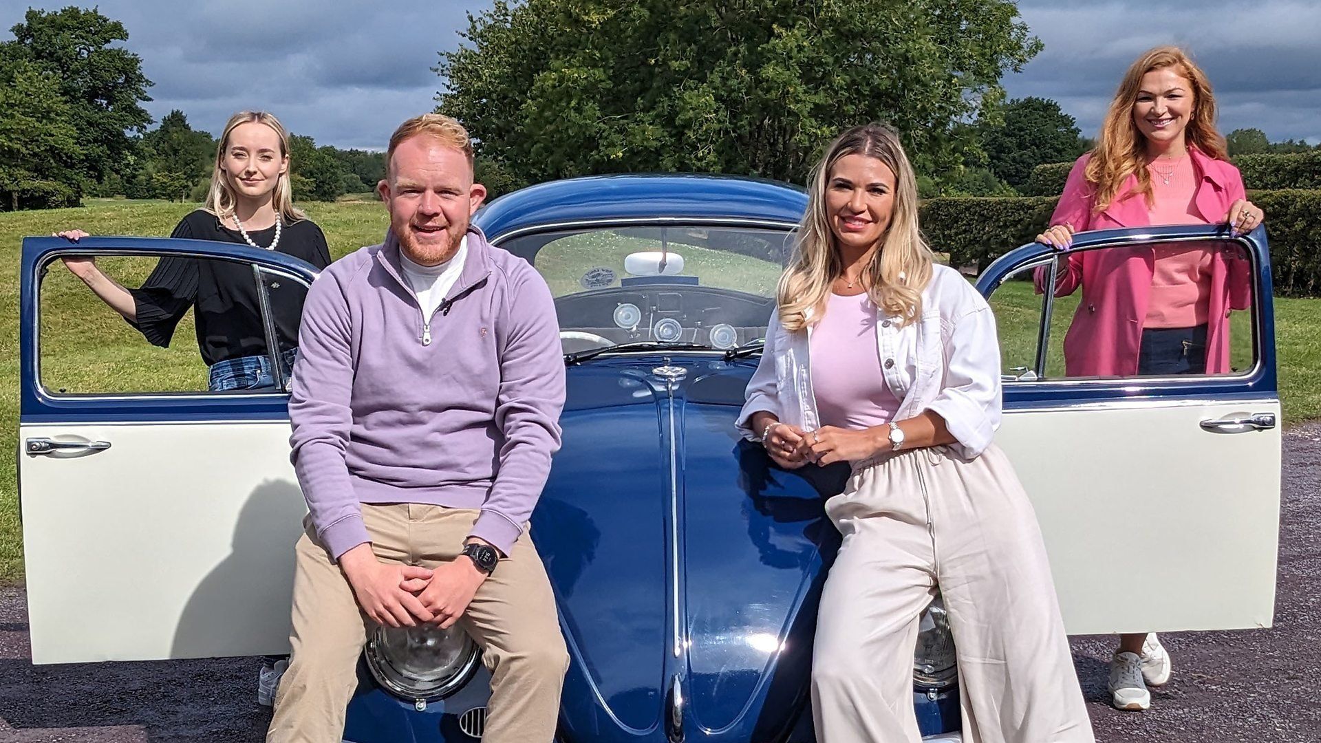 Celebrity Antiques Road Trip background
