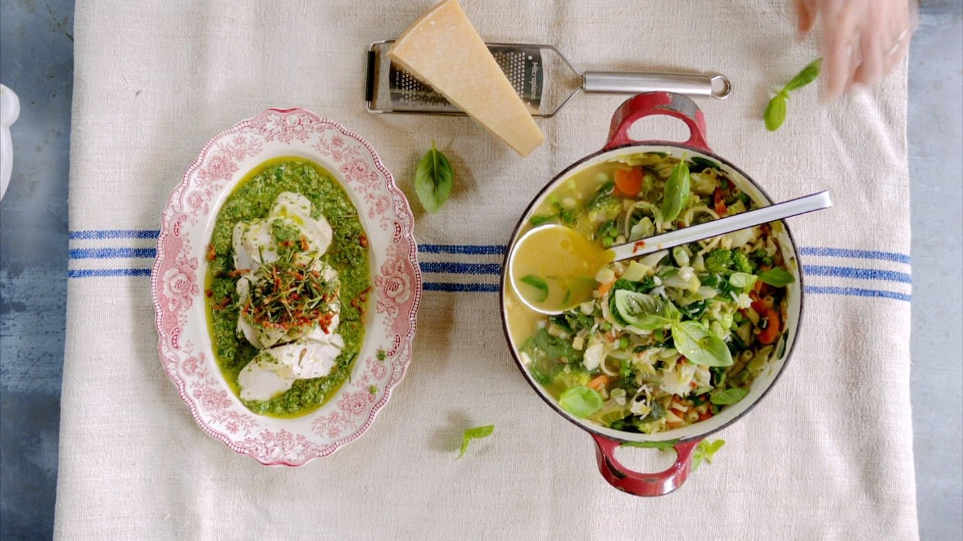 Jamie's 15-Minute Meals background