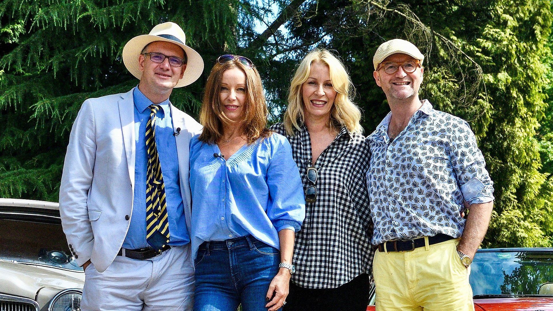 Celebrity Antiques Road Trip background