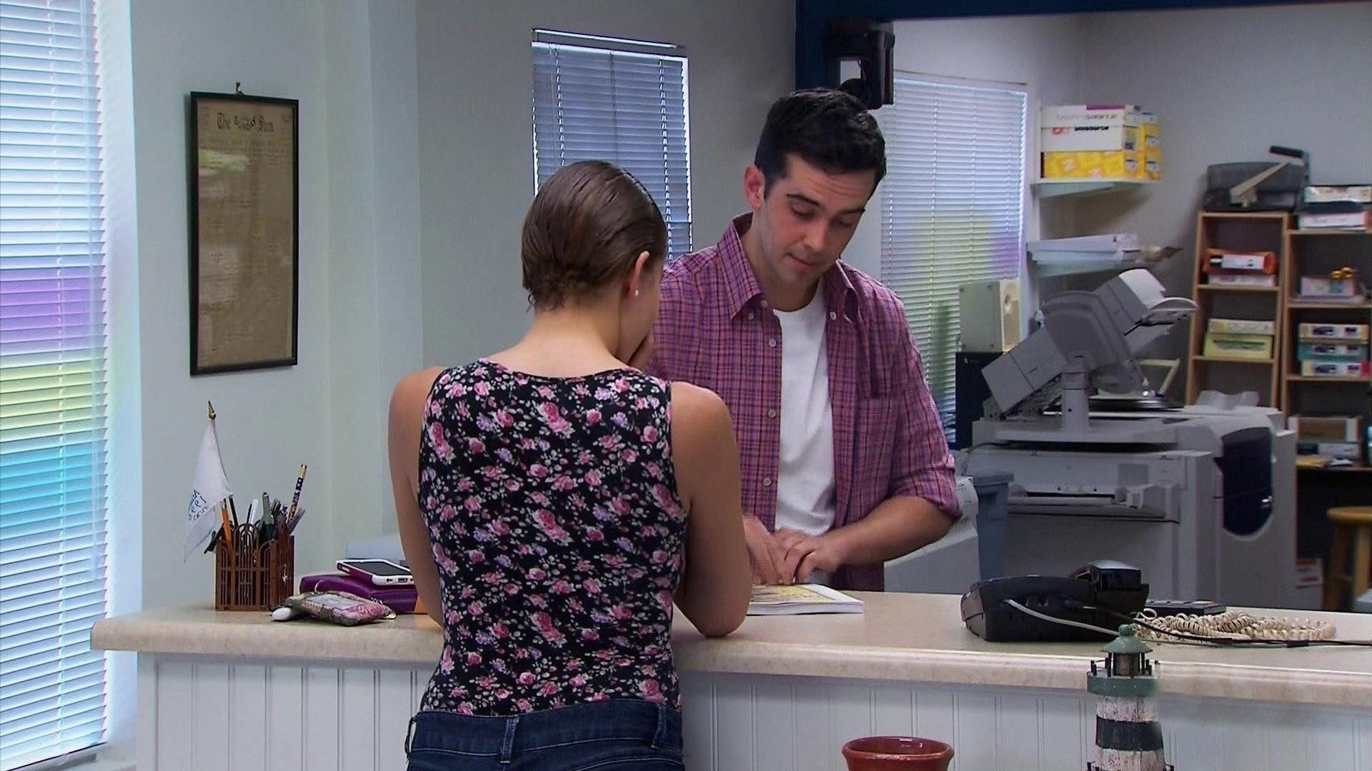 The Carbonaro Effect background