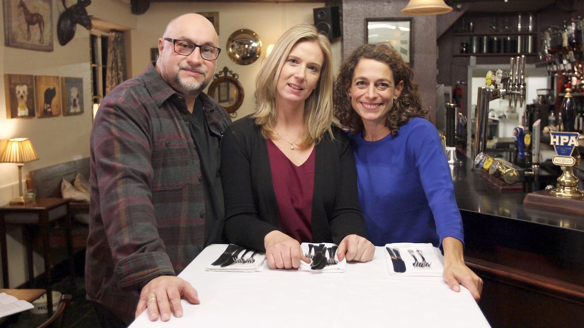 Alex Polizzi: Chefs on Trial background