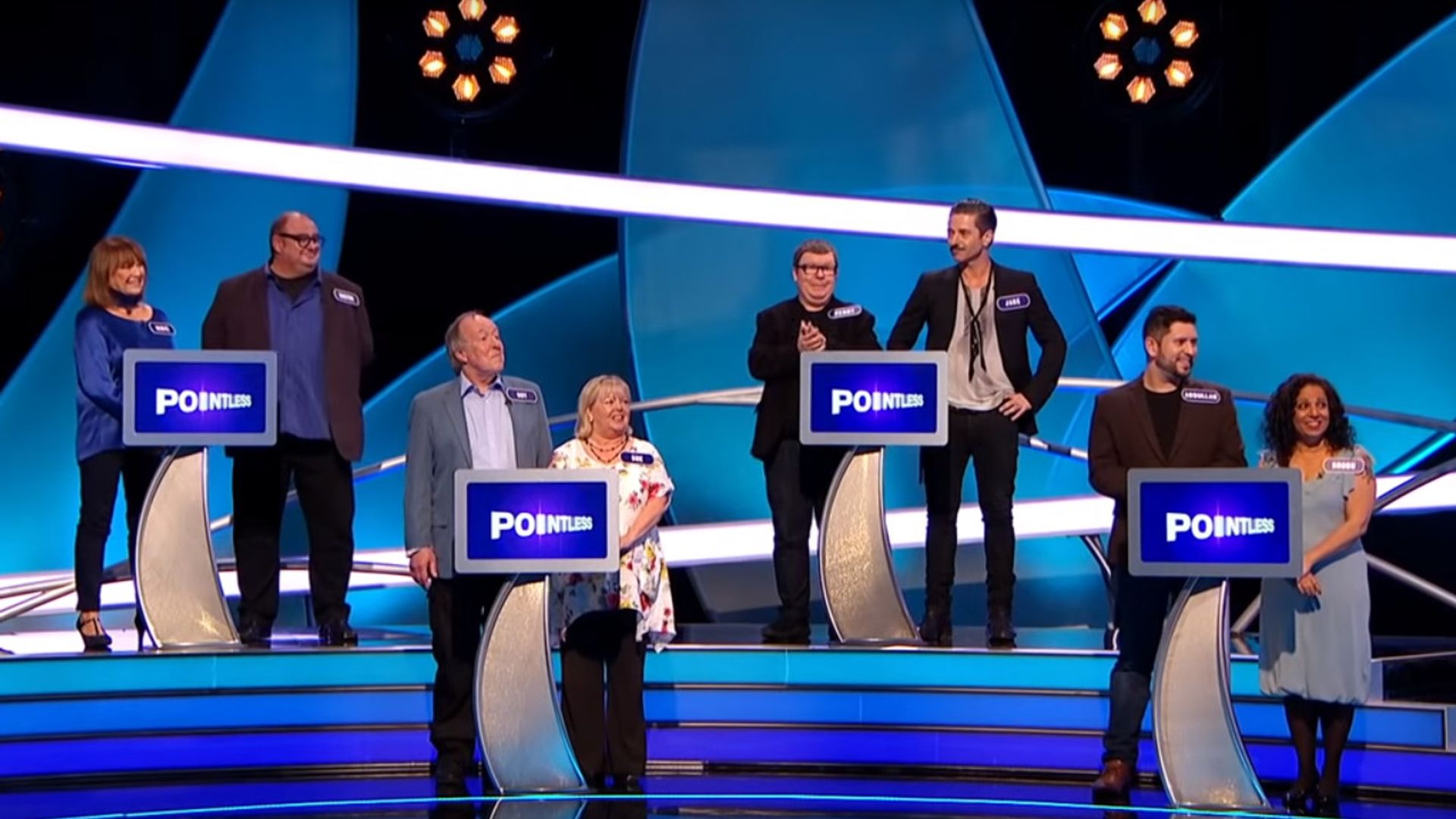 Pointless Celebrities background
