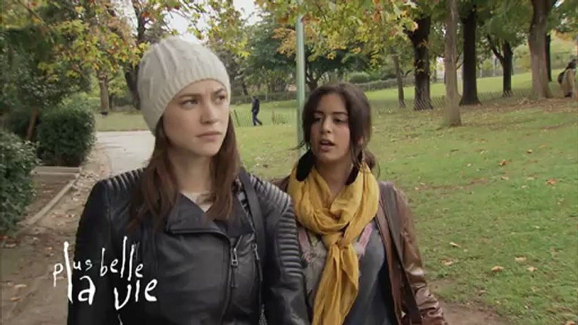Plus belle la vie background