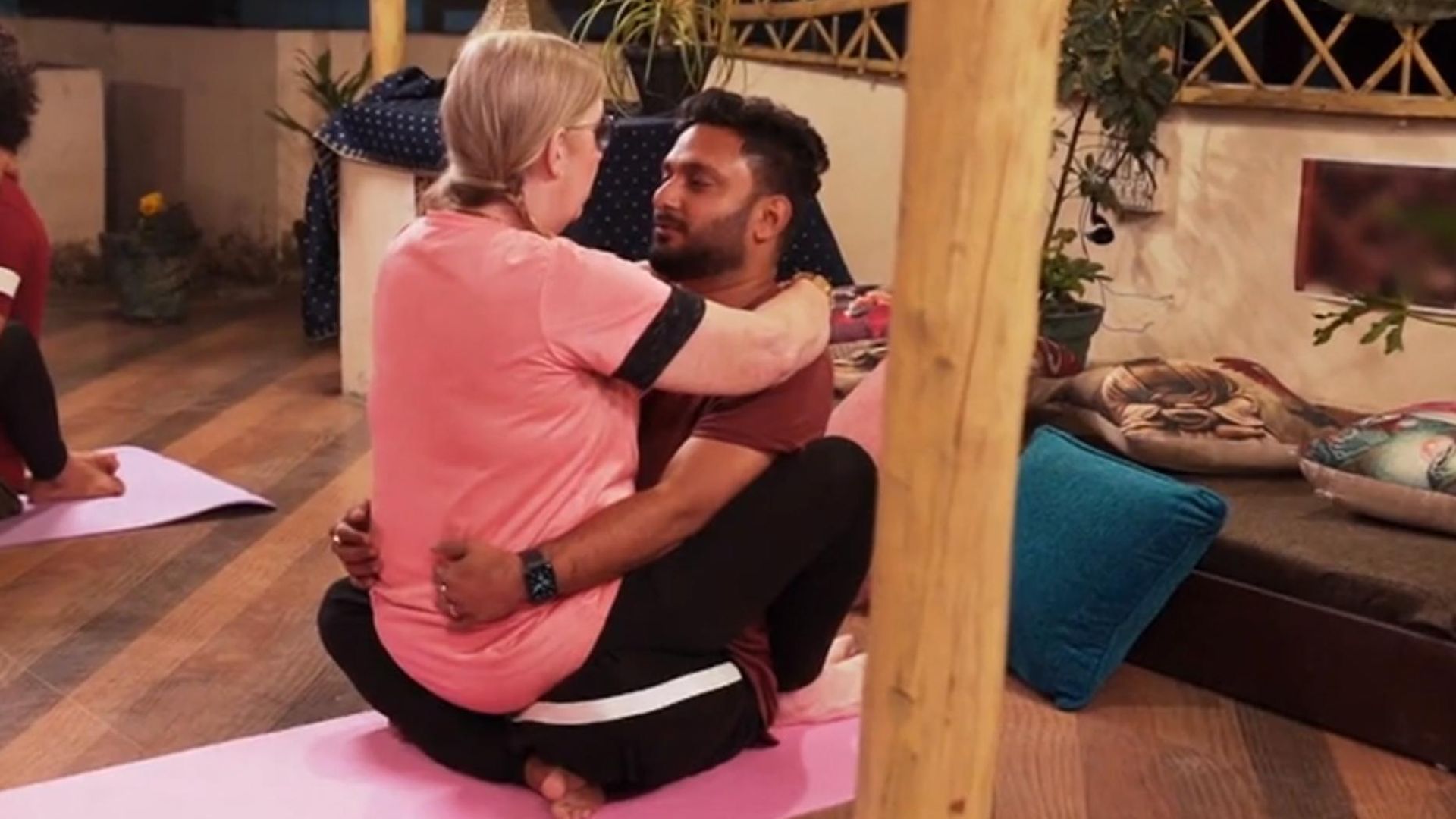 90 Day Fiancé: Happily Ever After? background