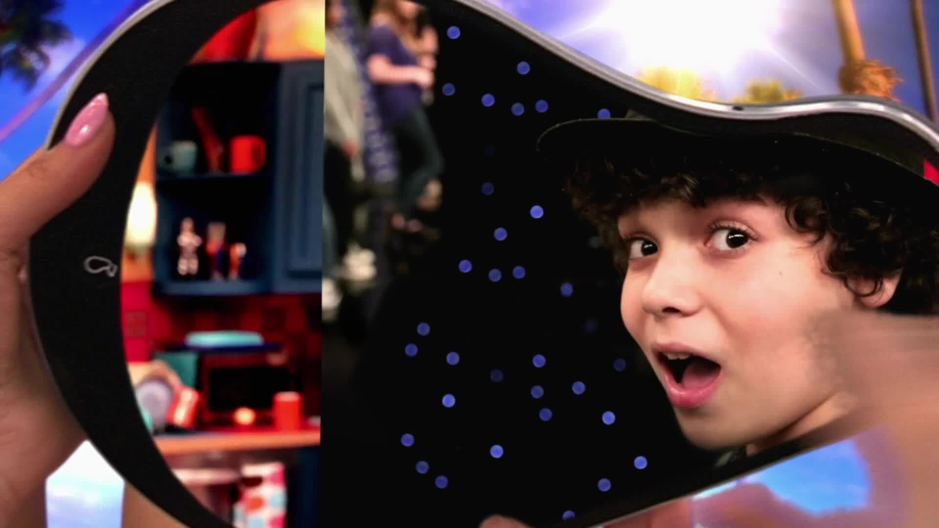 Sam & Cat background