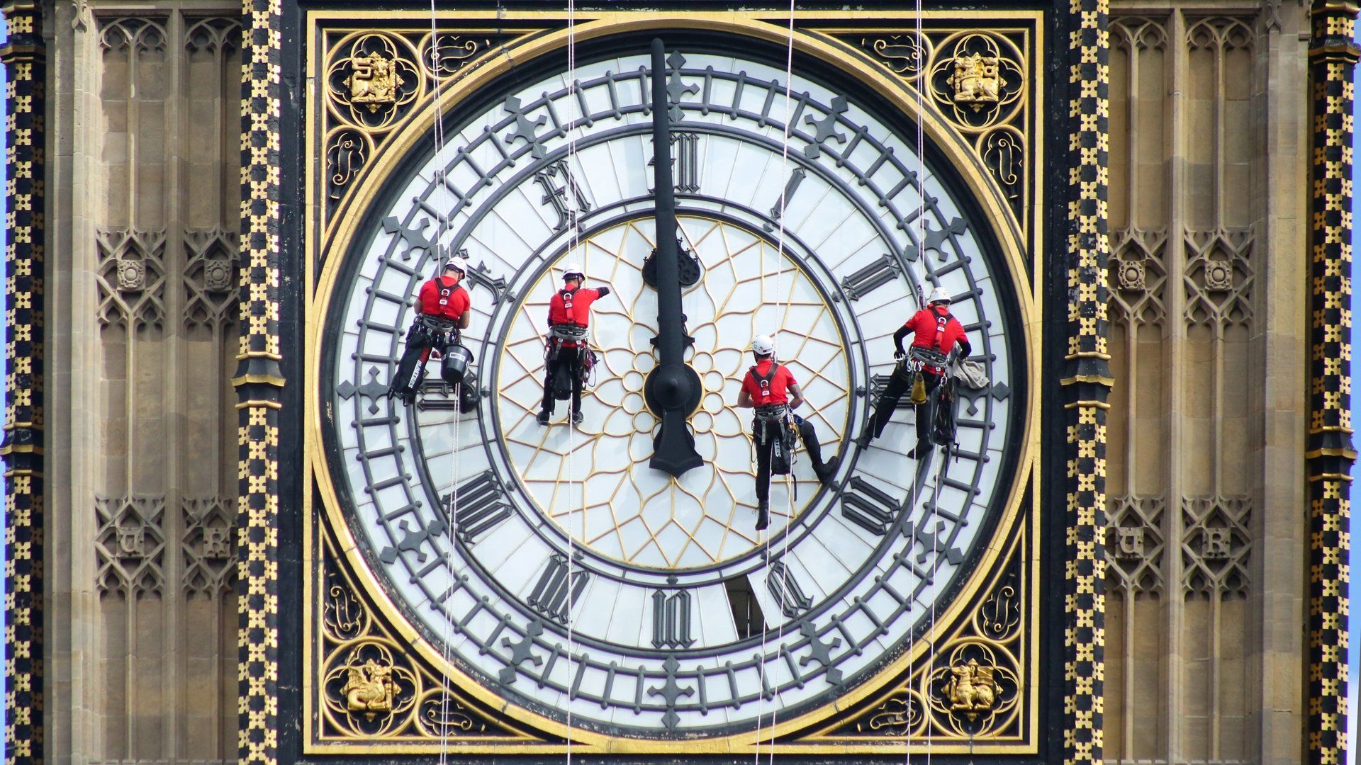 Inside the Commons background