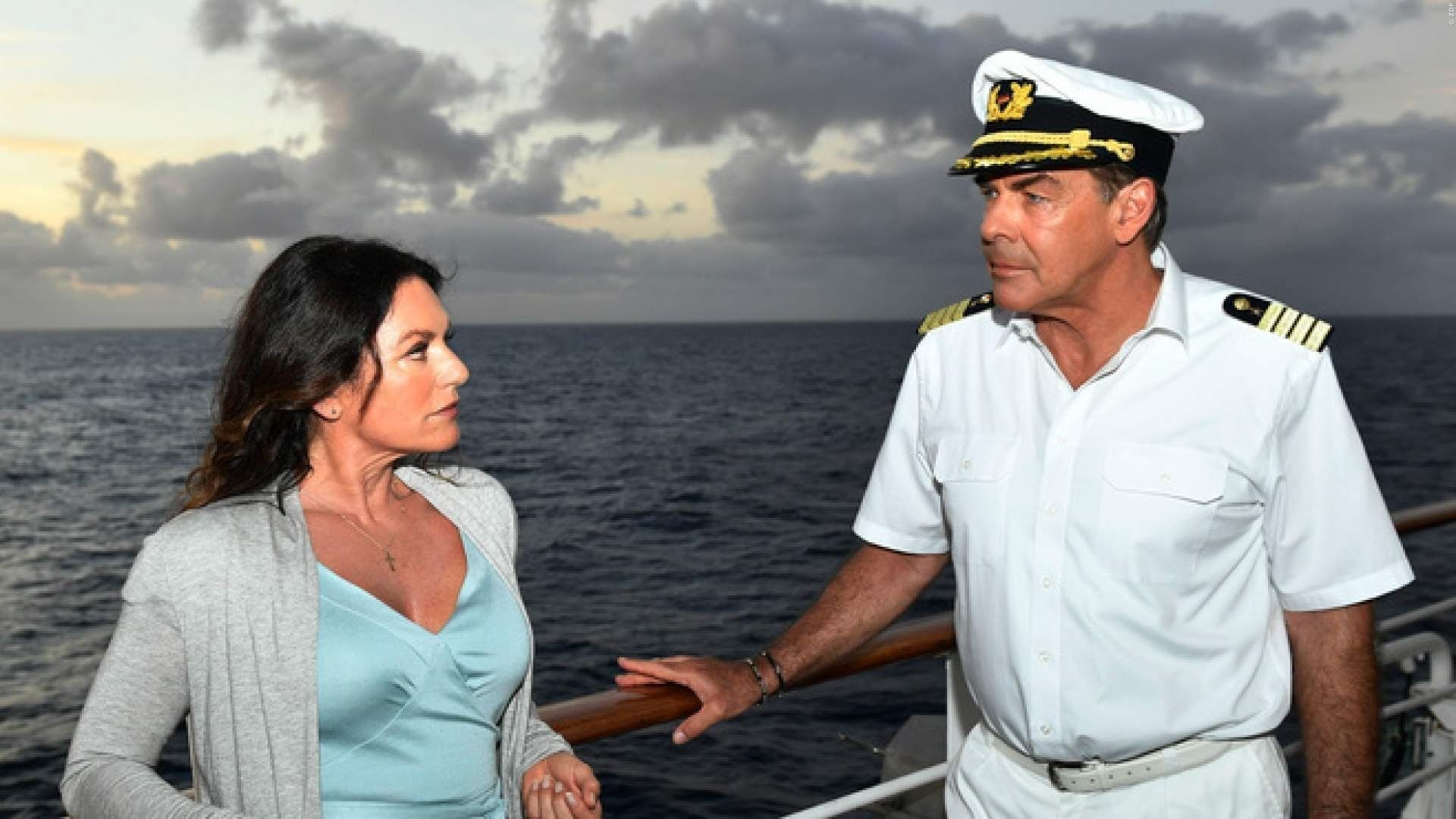 Das Traumschiff background