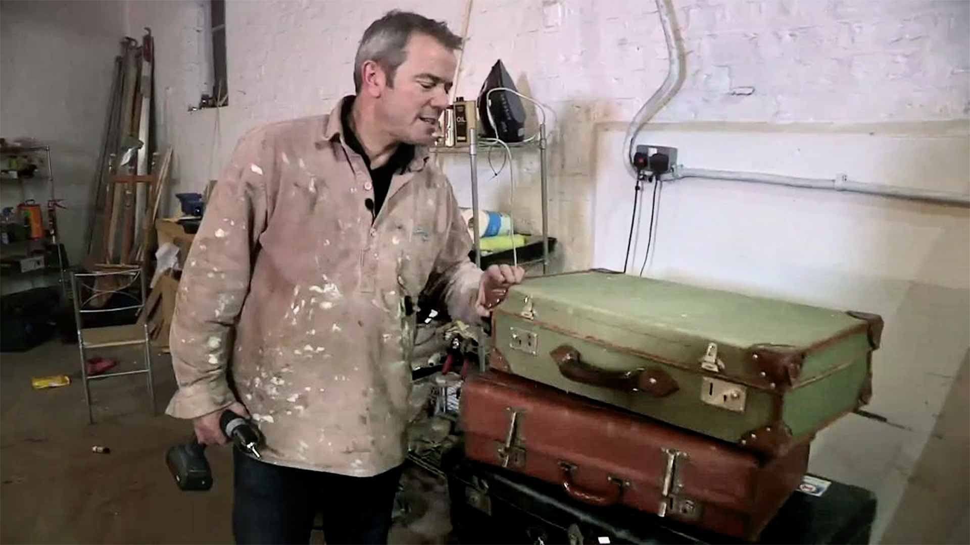 Find It Fix It Flog It background