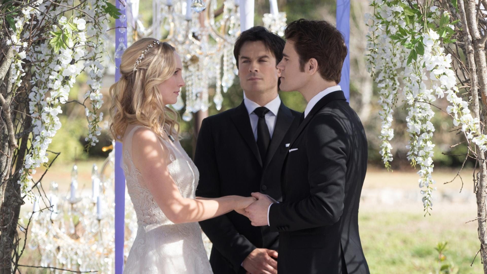 The Vampire Diaries background