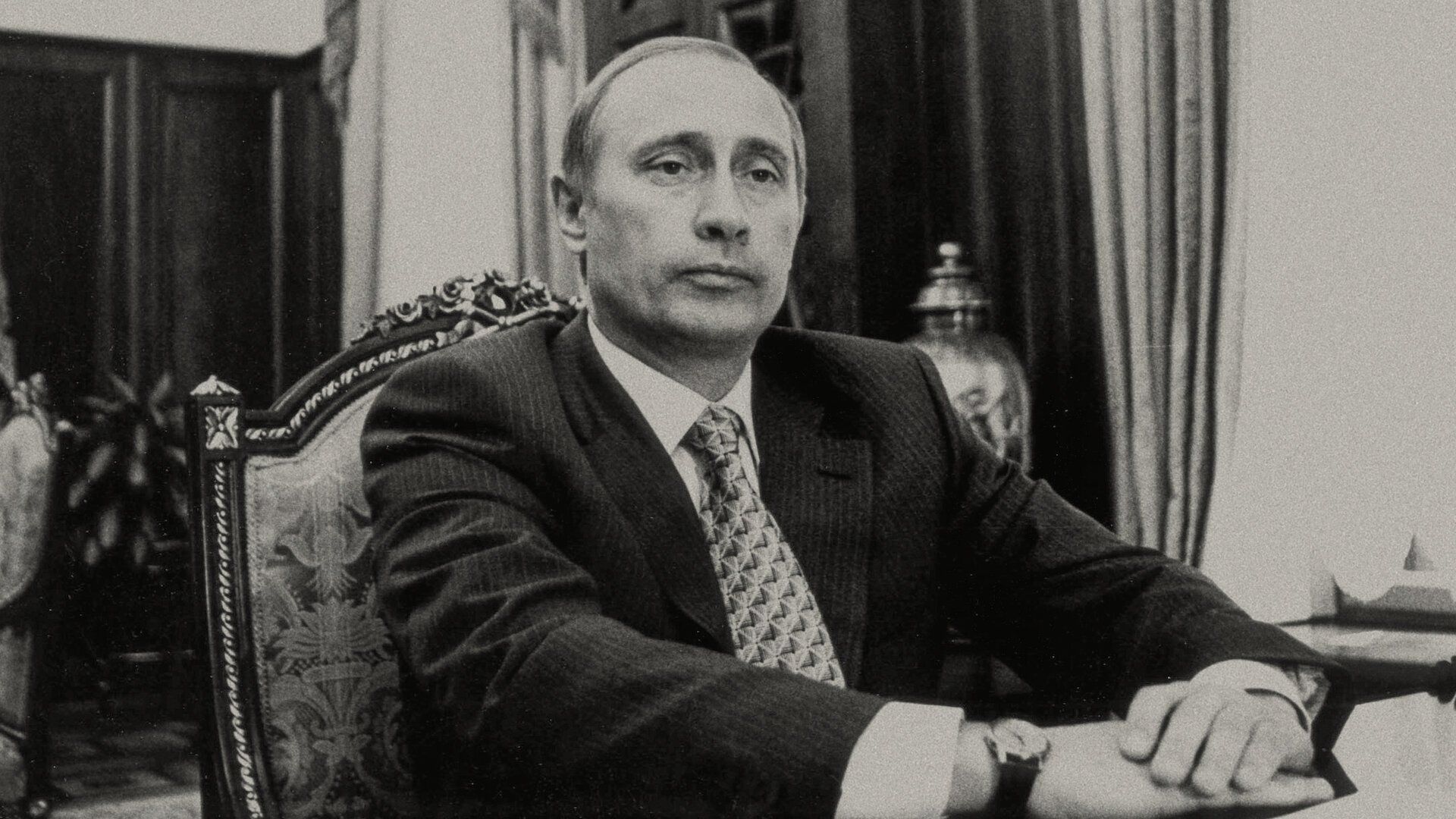 Turning Point: The Bomb and the Cold War background