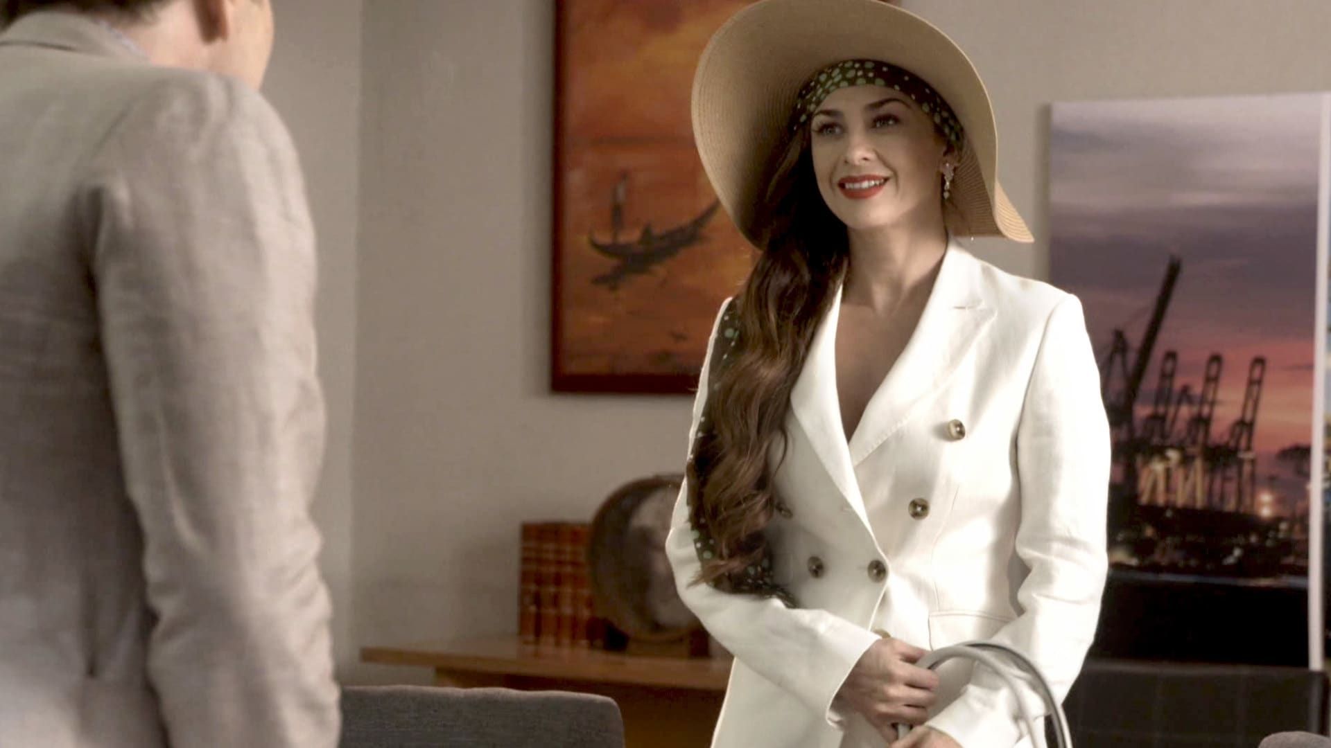 La Doña background