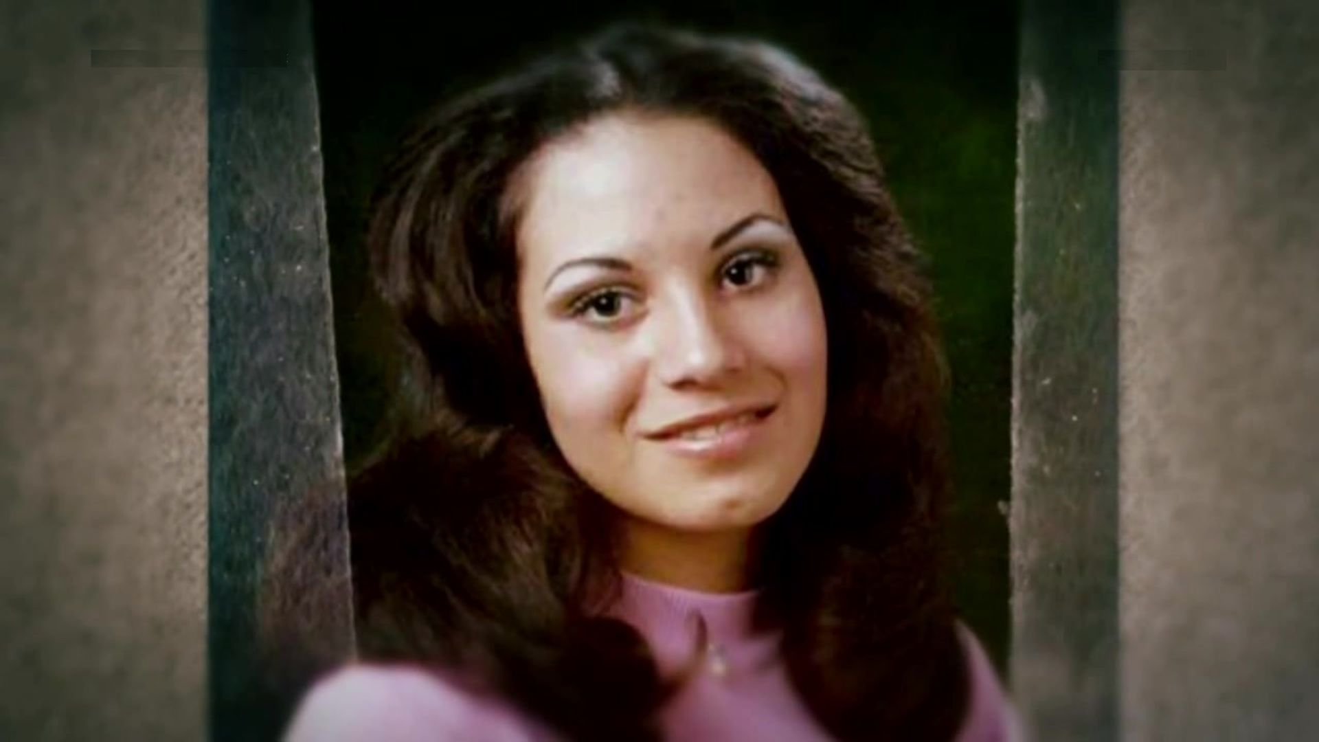 On the Case with Paula Zahn background