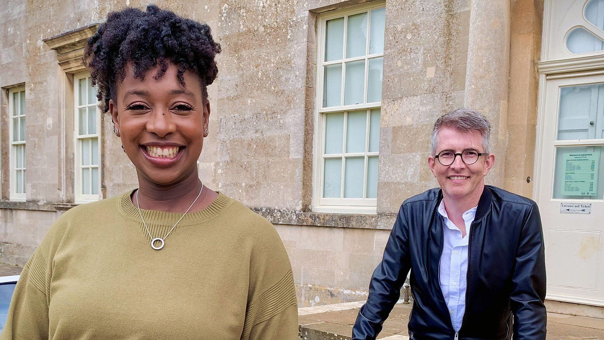 Celebrity Antiques Road Trip background
