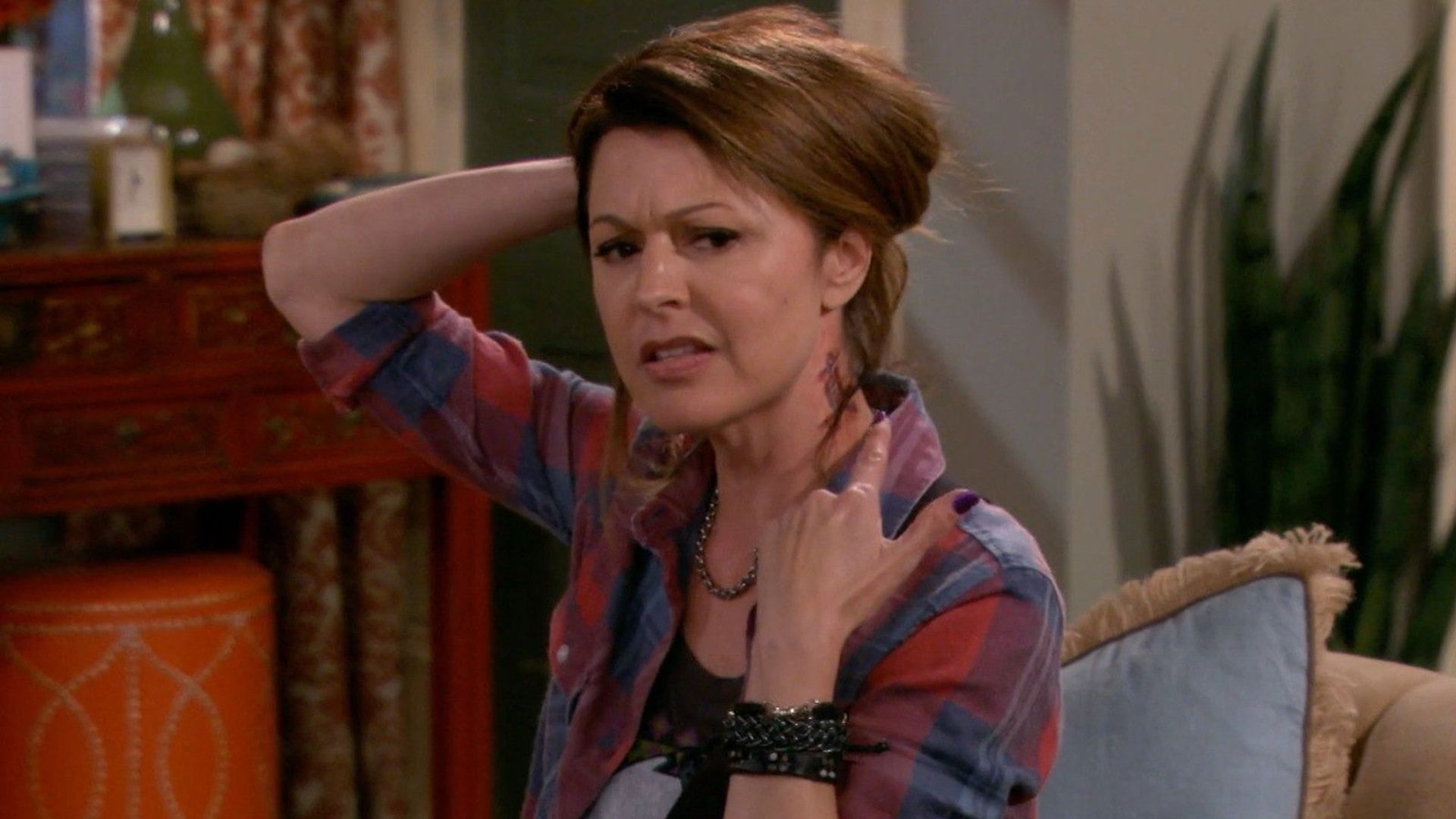 Hot in Cleveland background