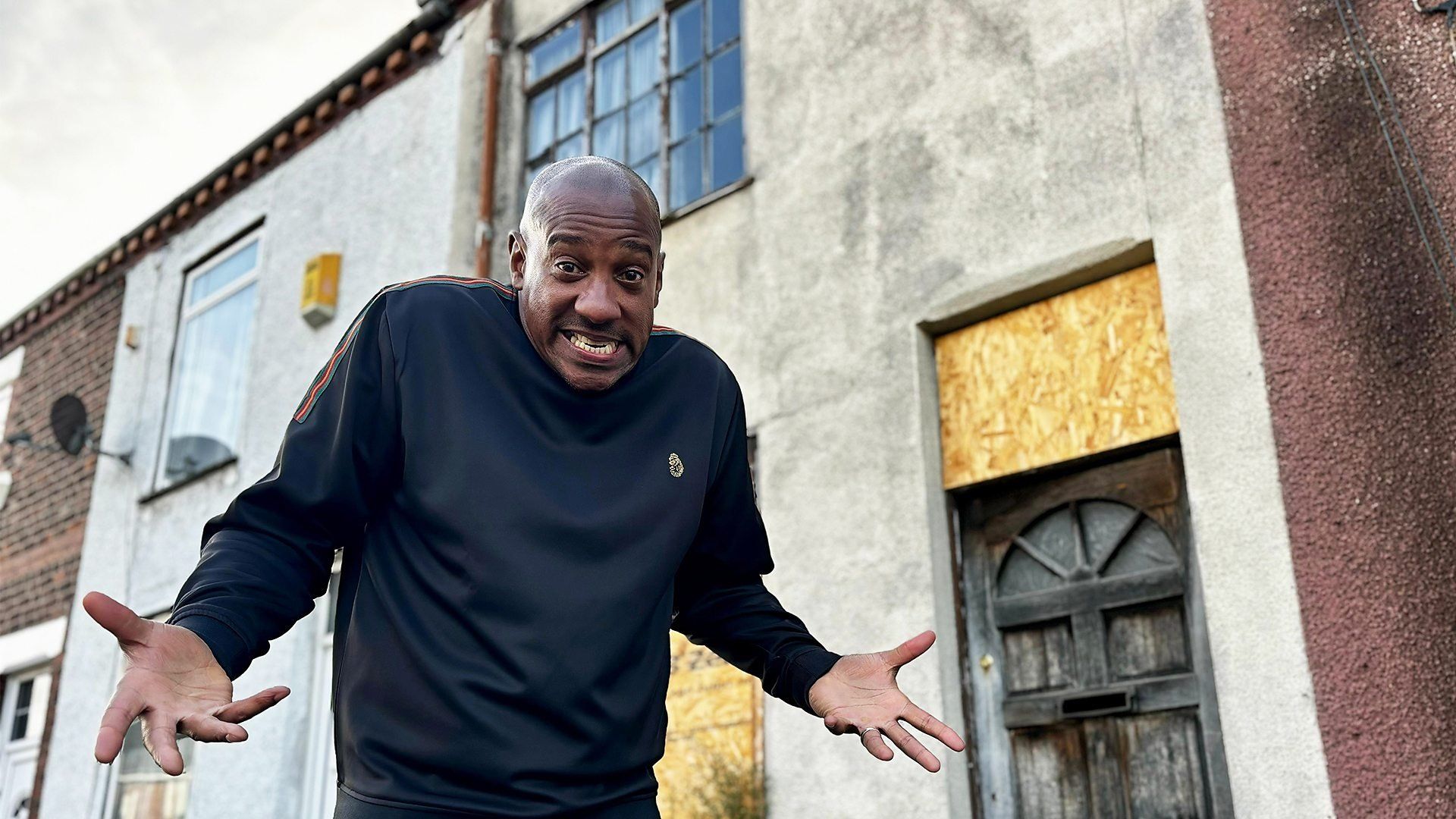 Homes Under the Hammer background