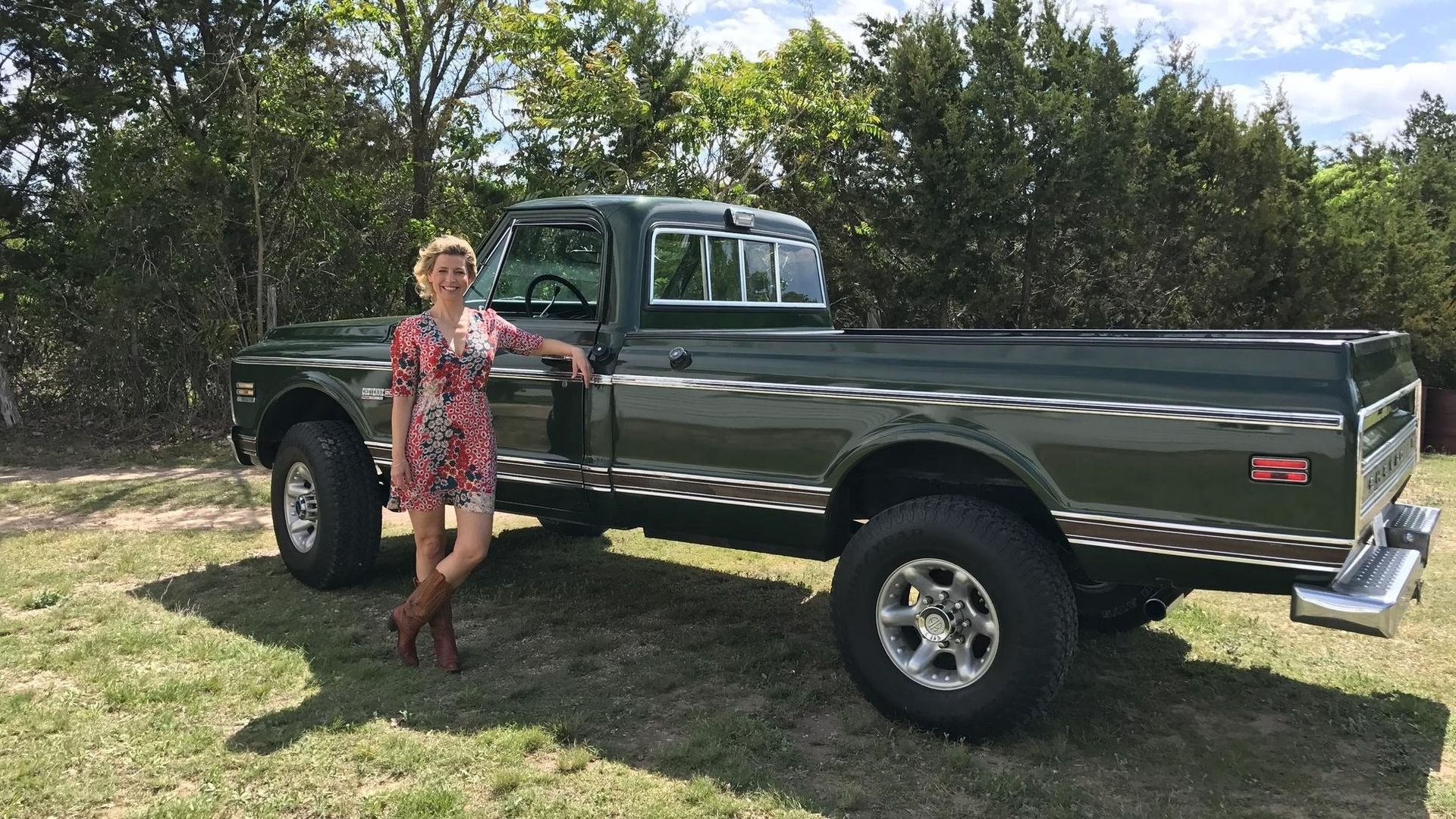 Samantha Brown's Places to Love background