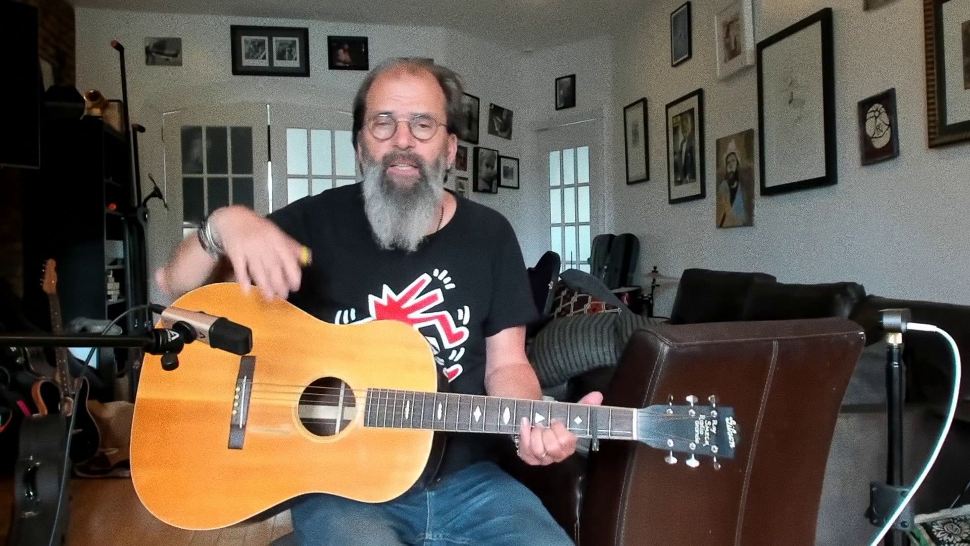 Guitar Town with Steve Earle background