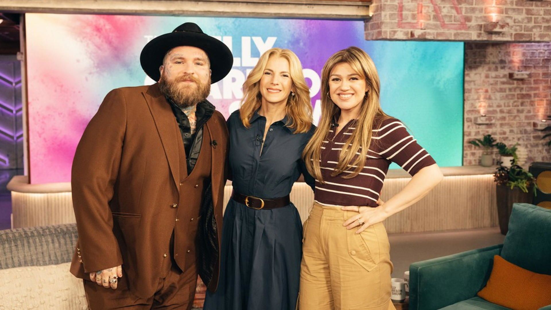 The Kelly Clarkson Show background