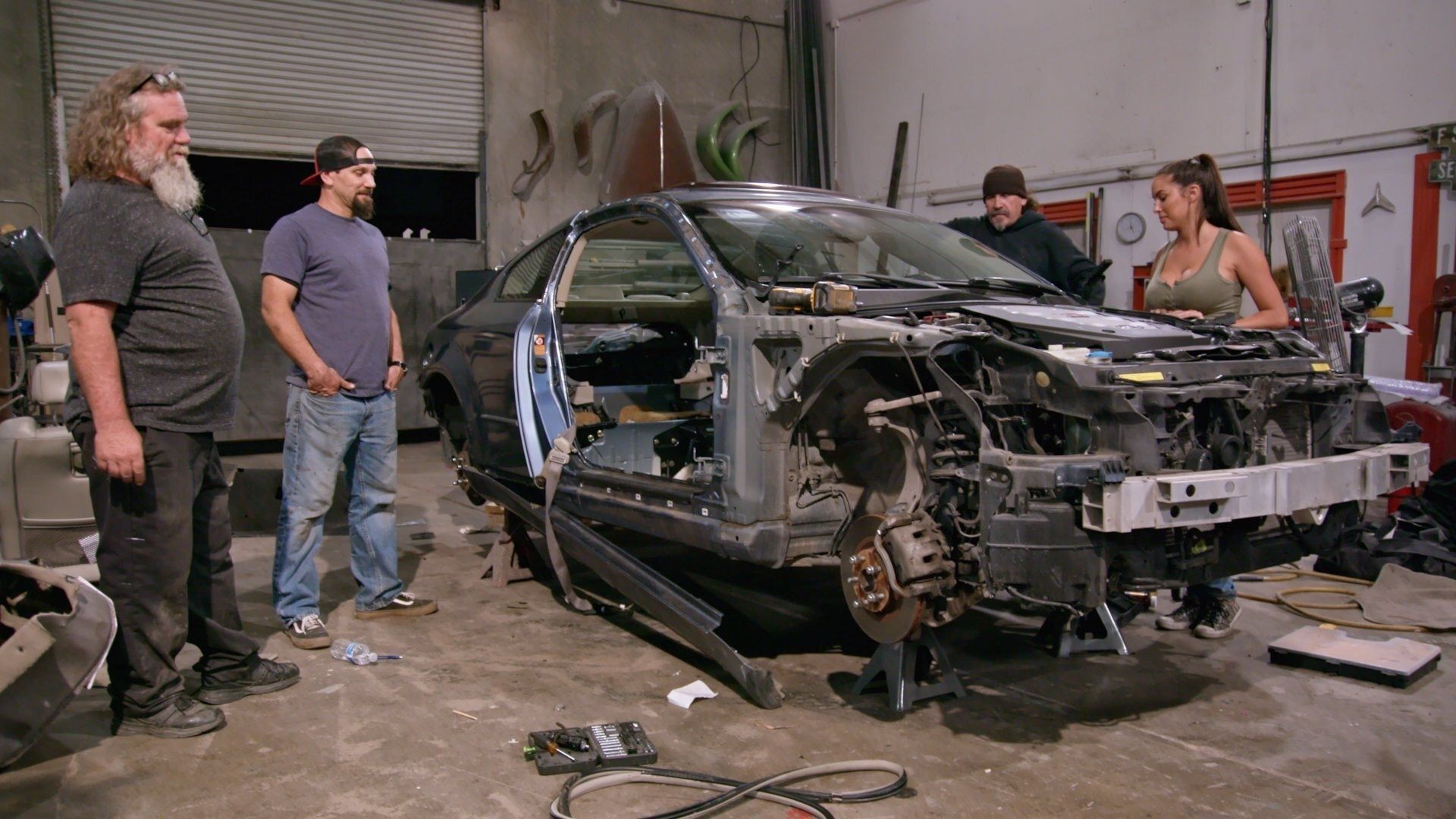 Car Masters: Rust to Riches background