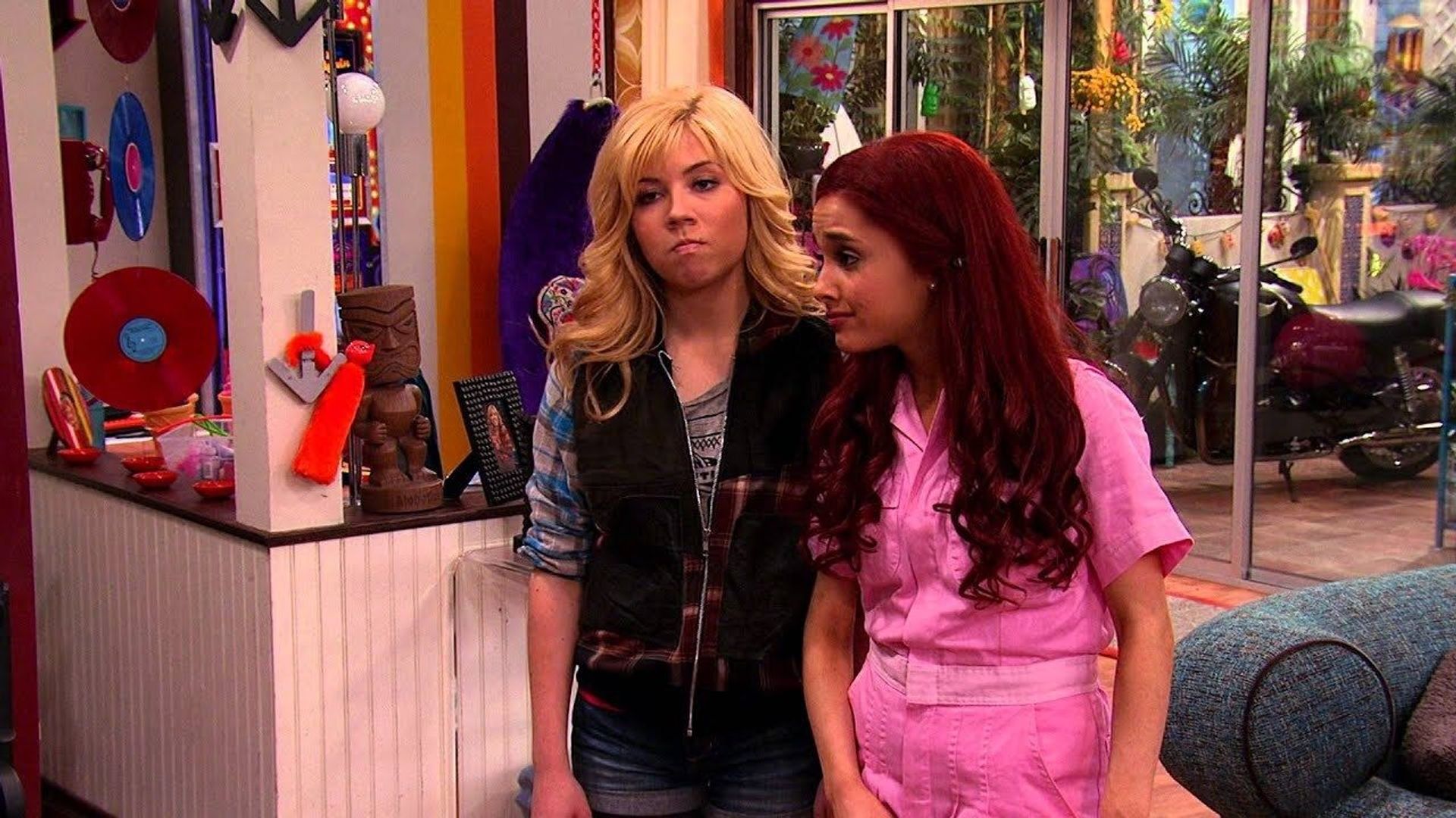 Sam & Cat background